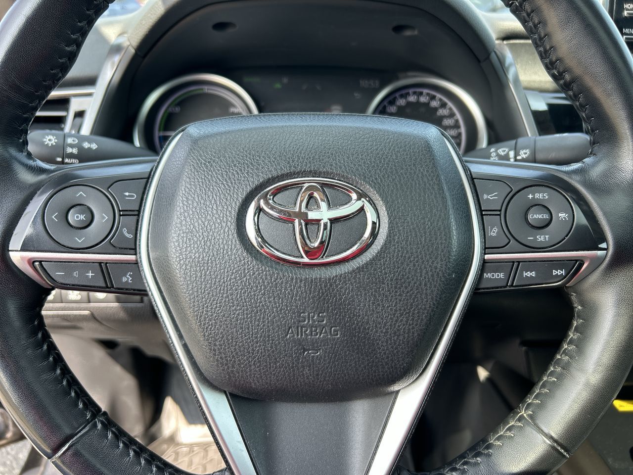 2022 Toyota Camry Hybrid in Mississauga, Ontario