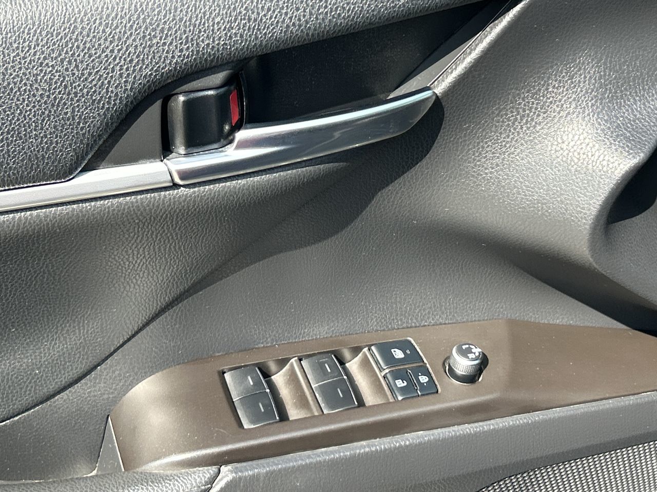 2022 Toyota Camry Hybrid in Mississauga, Ontario
