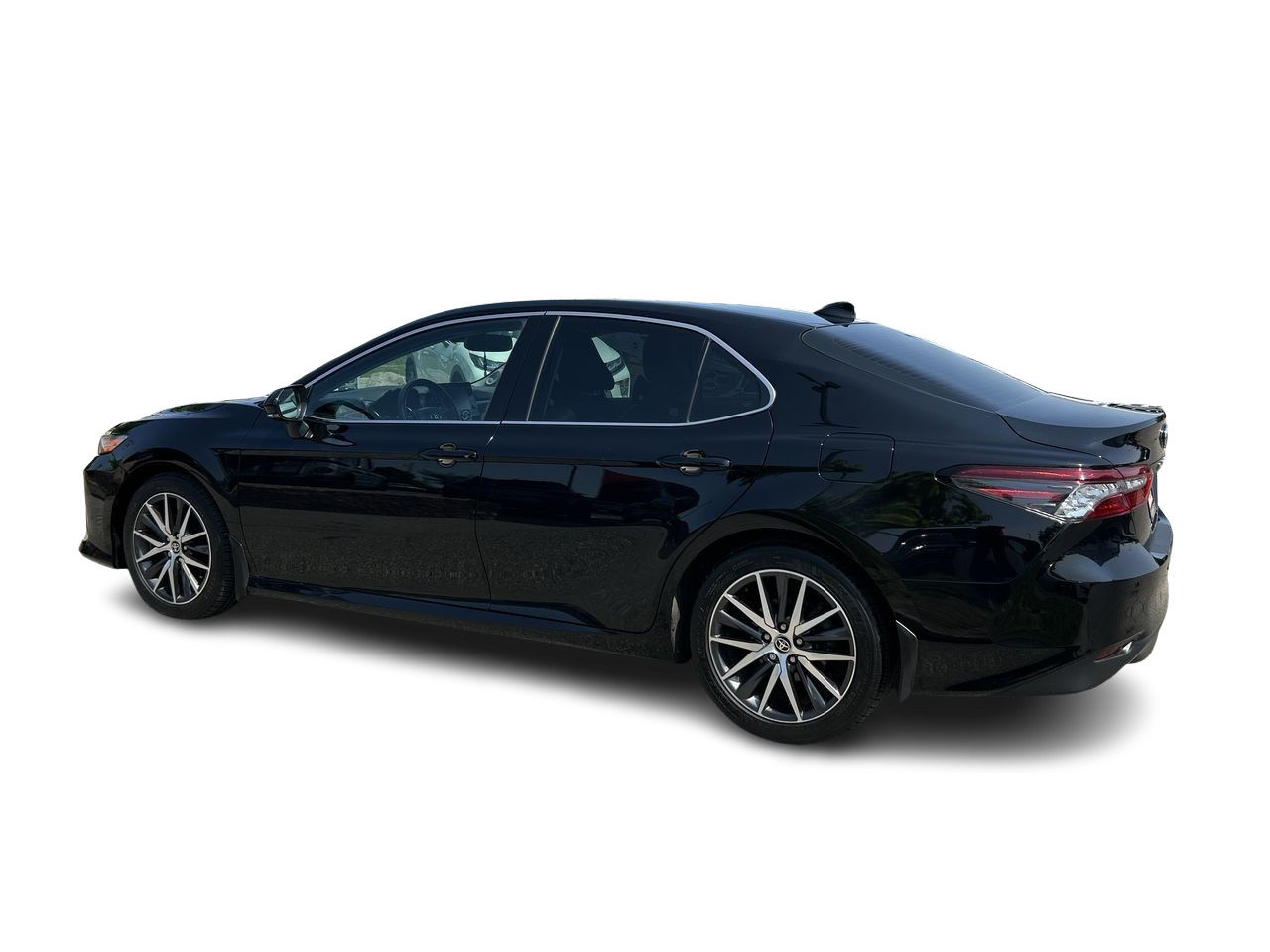 2022 Toyota Camry Hybrid in Mississauga, Ontario
