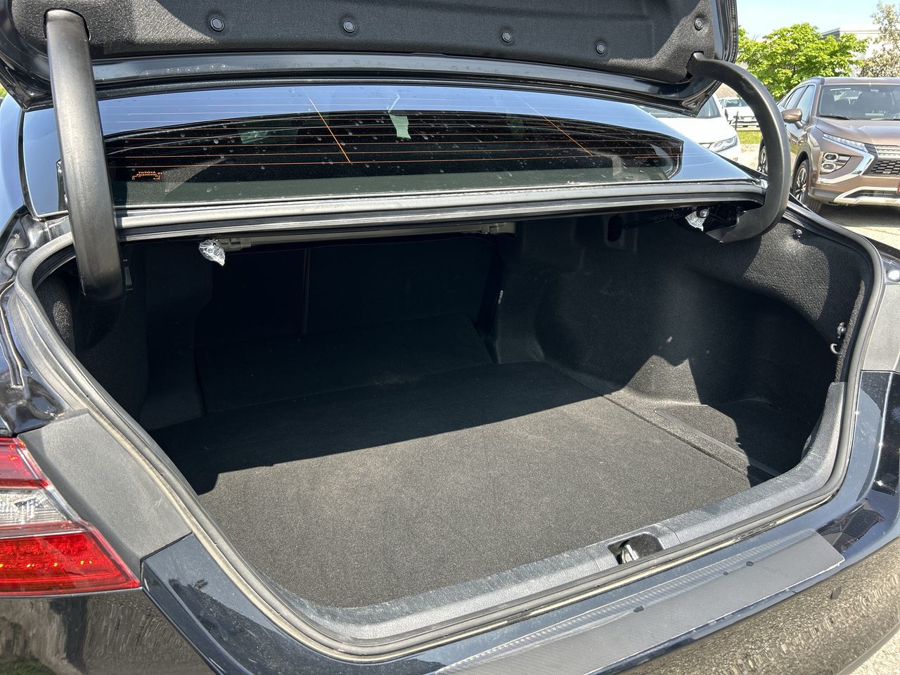 2022 Toyota Camry Hybrid in Mississauga, Ontario