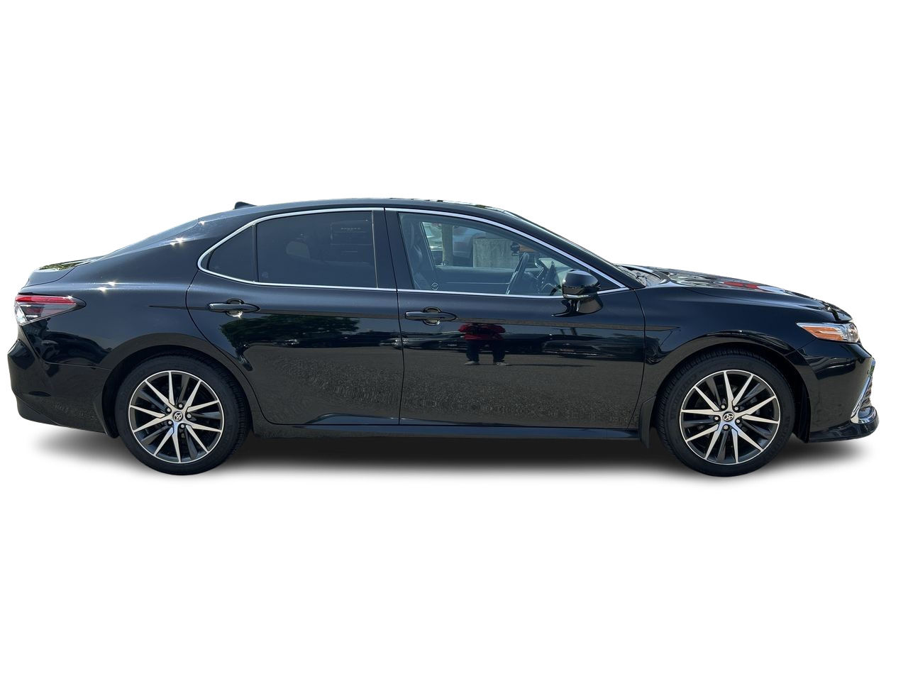 2022 Toyota Camry Hybrid in Mississauga, Ontario