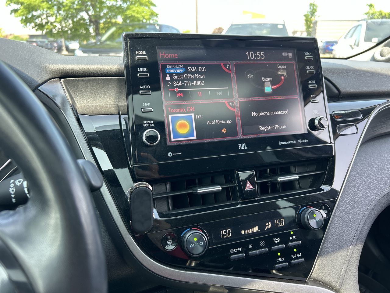 2022 Toyota Camry Hybrid in Mississauga, Ontario