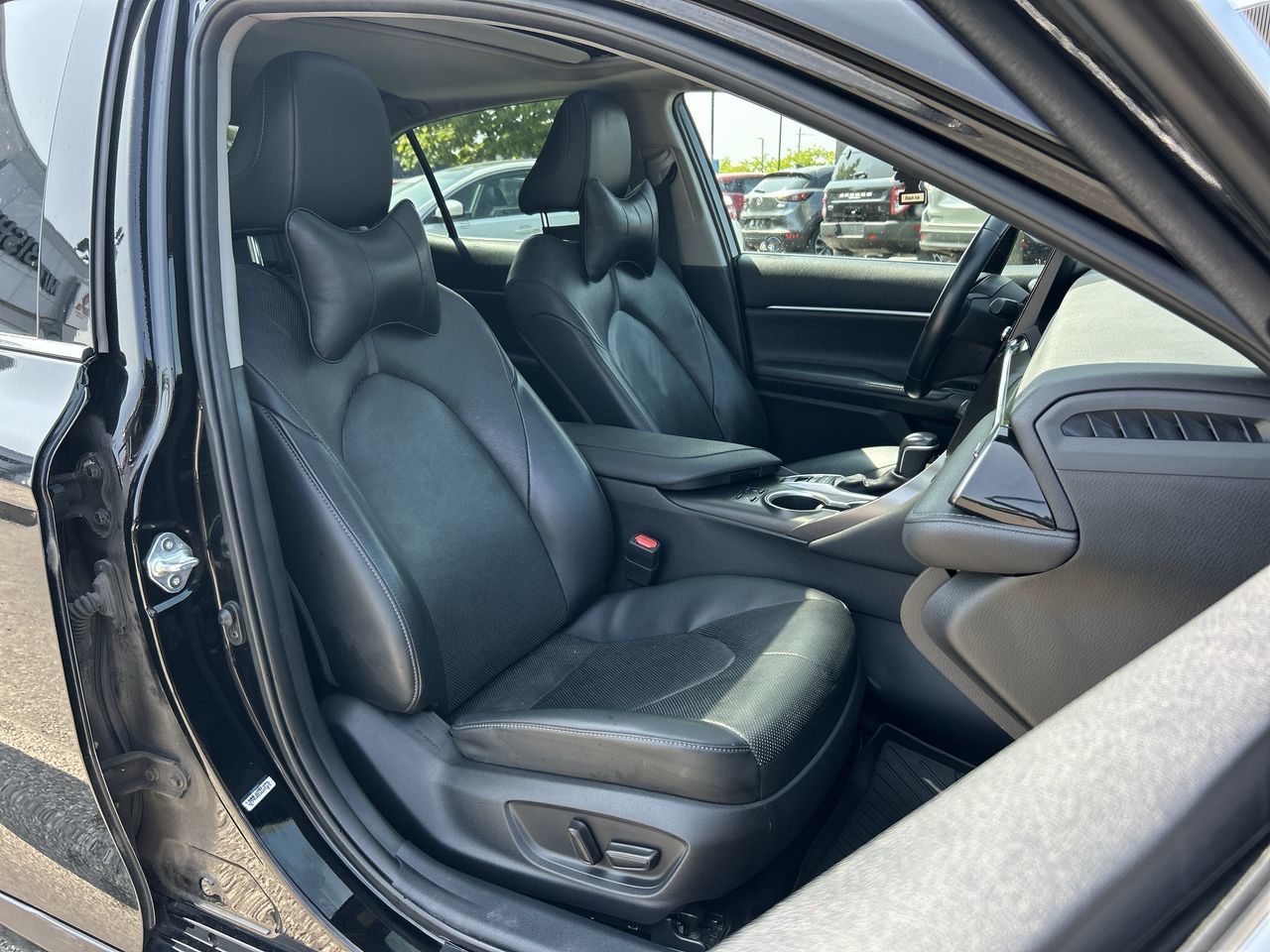 2022 Toyota Camry Hybrid in Mississauga, Ontario