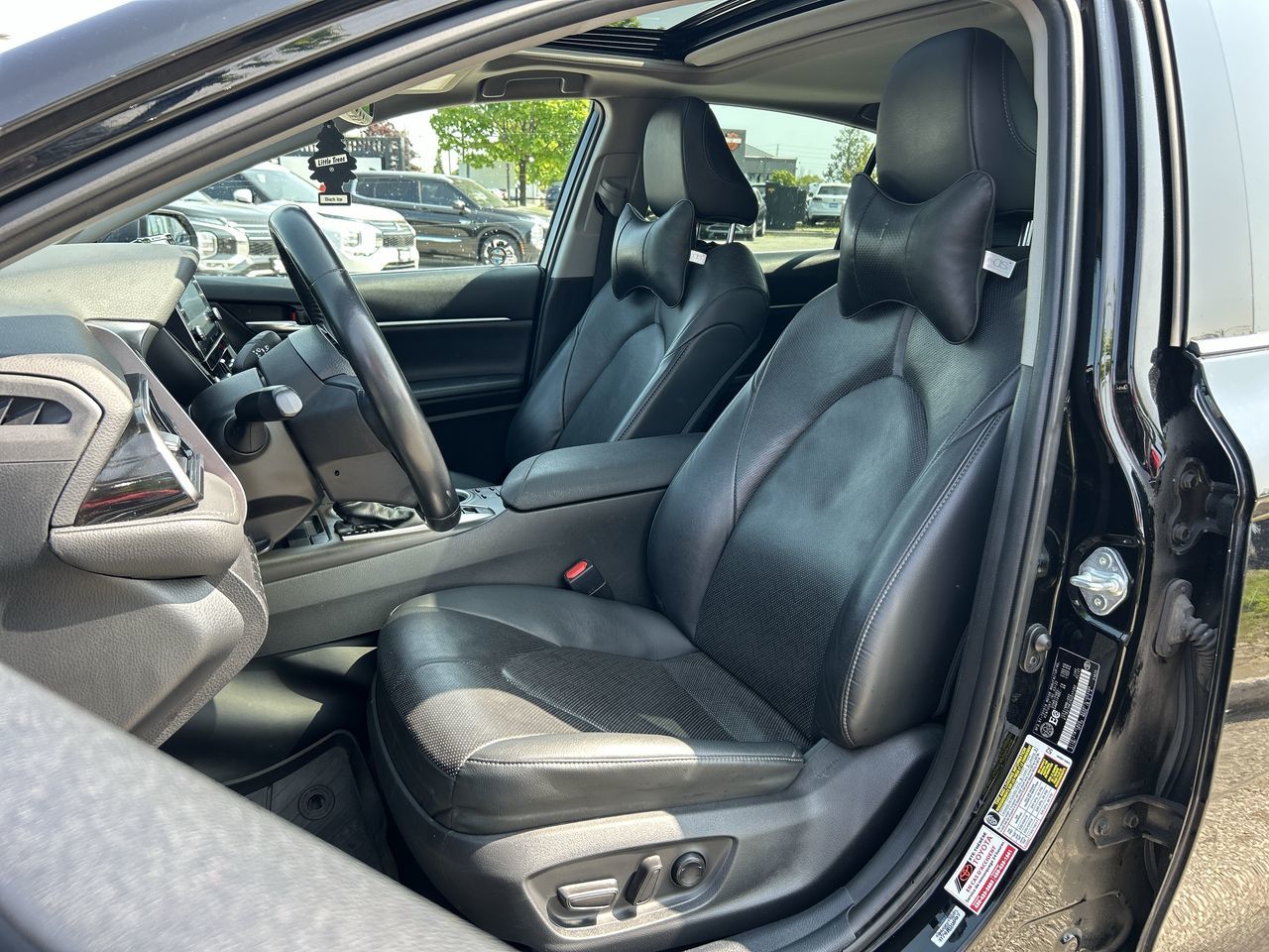 2022 Toyota Camry Hybrid in Mississauga, Ontario