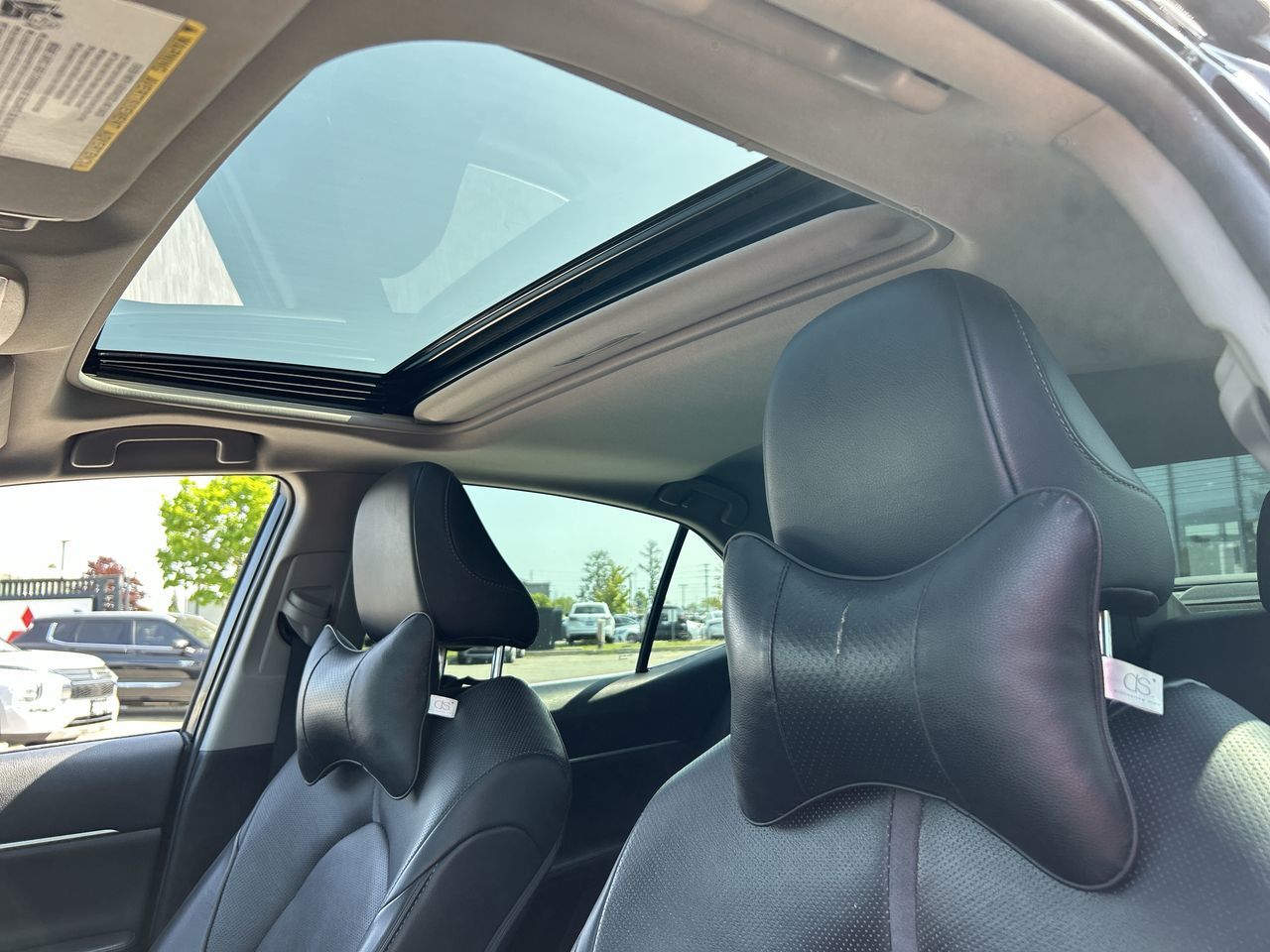 2022 Toyota Camry Hybrid in Mississauga, Ontario