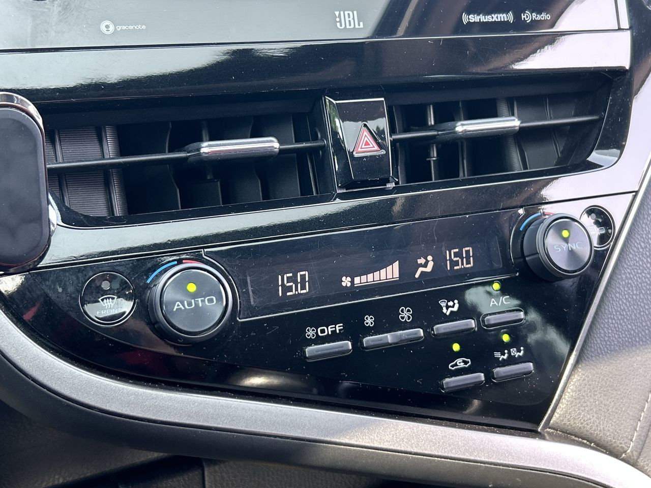 2022 Toyota Camry Hybrid in Mississauga, Ontario