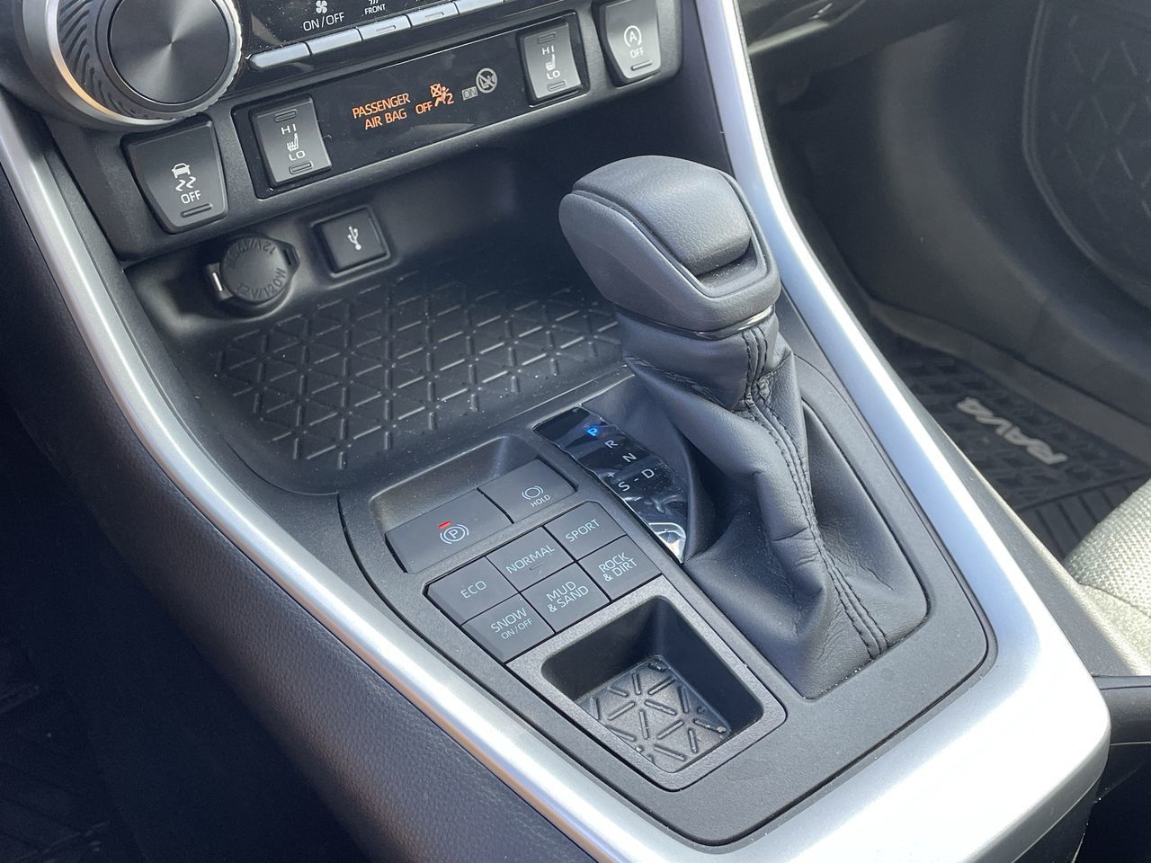 2022 Toyota RAV4 in Mississauga, Ontario