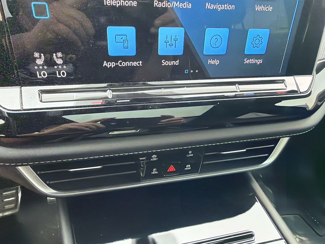 2024 Volkswagen Atlas Cross Sport