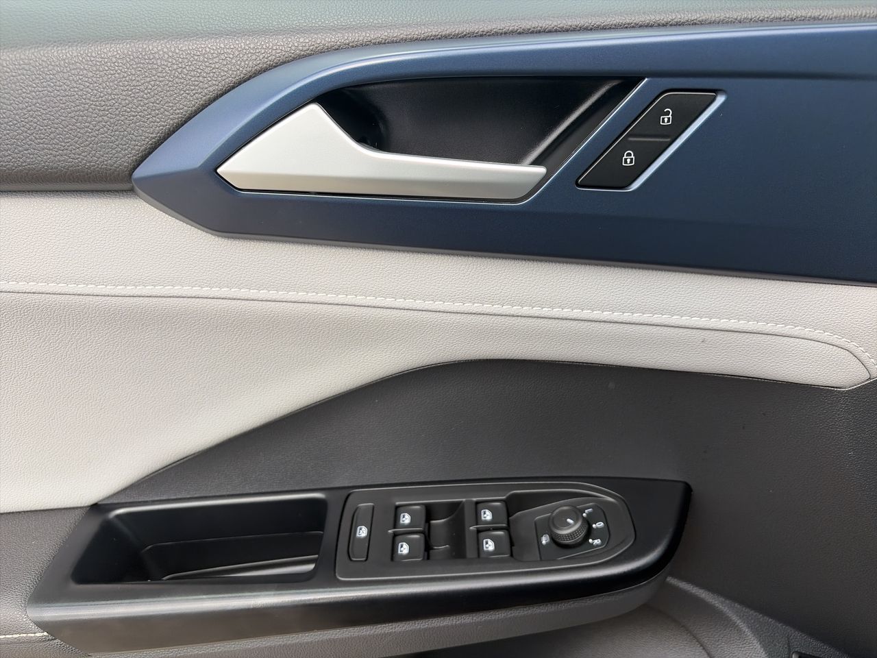 2024 Volkswagen Taos