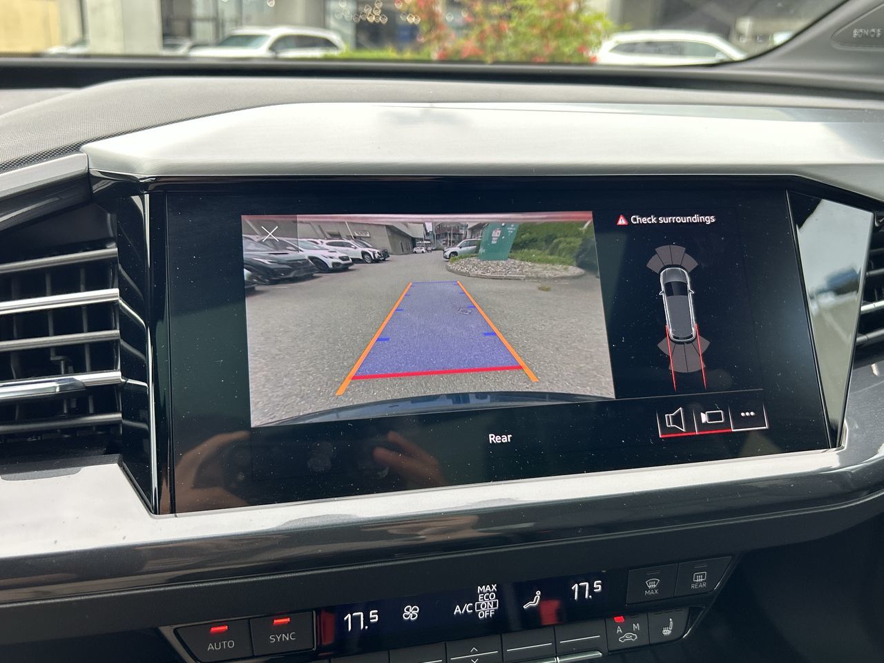 Audi Q4 e-tron  2022 à Vancouver, Colombie-Britannique