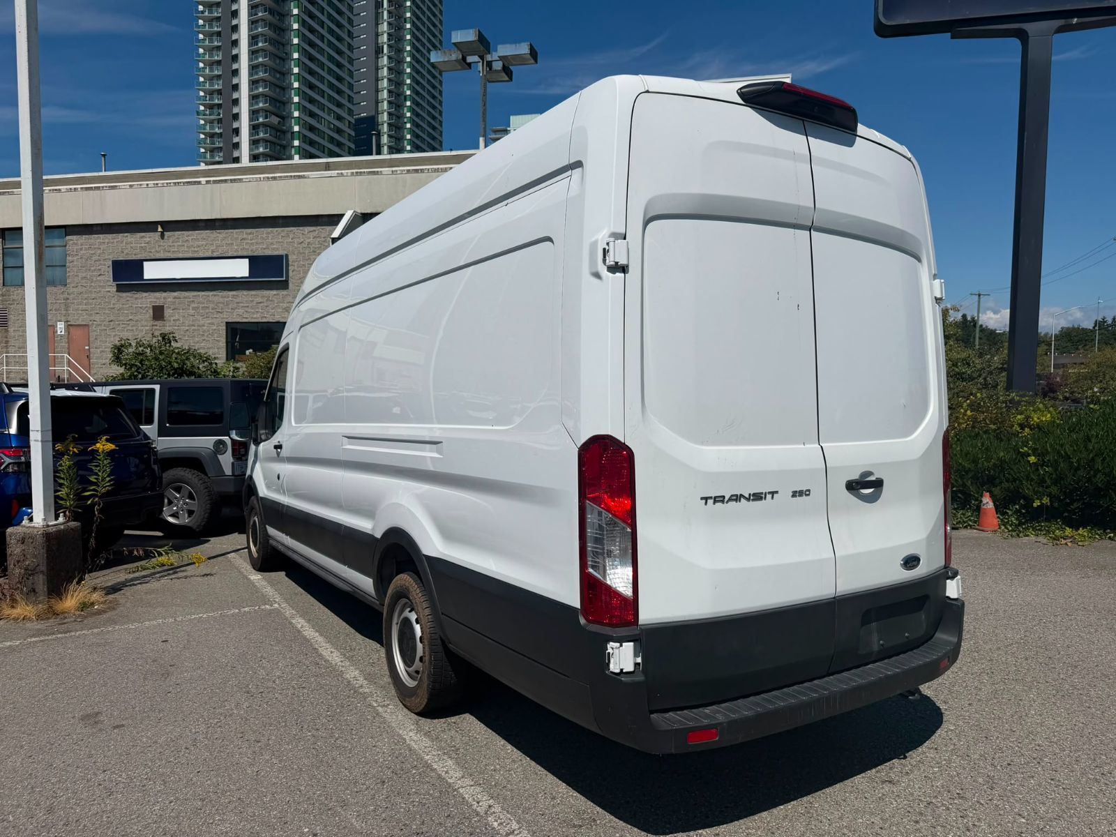 2023 Ford Transit 250 Cargo Van