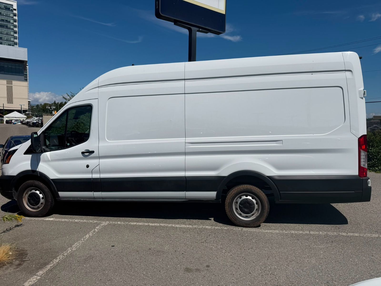 2023 Ford Transit 250 Cargo Van