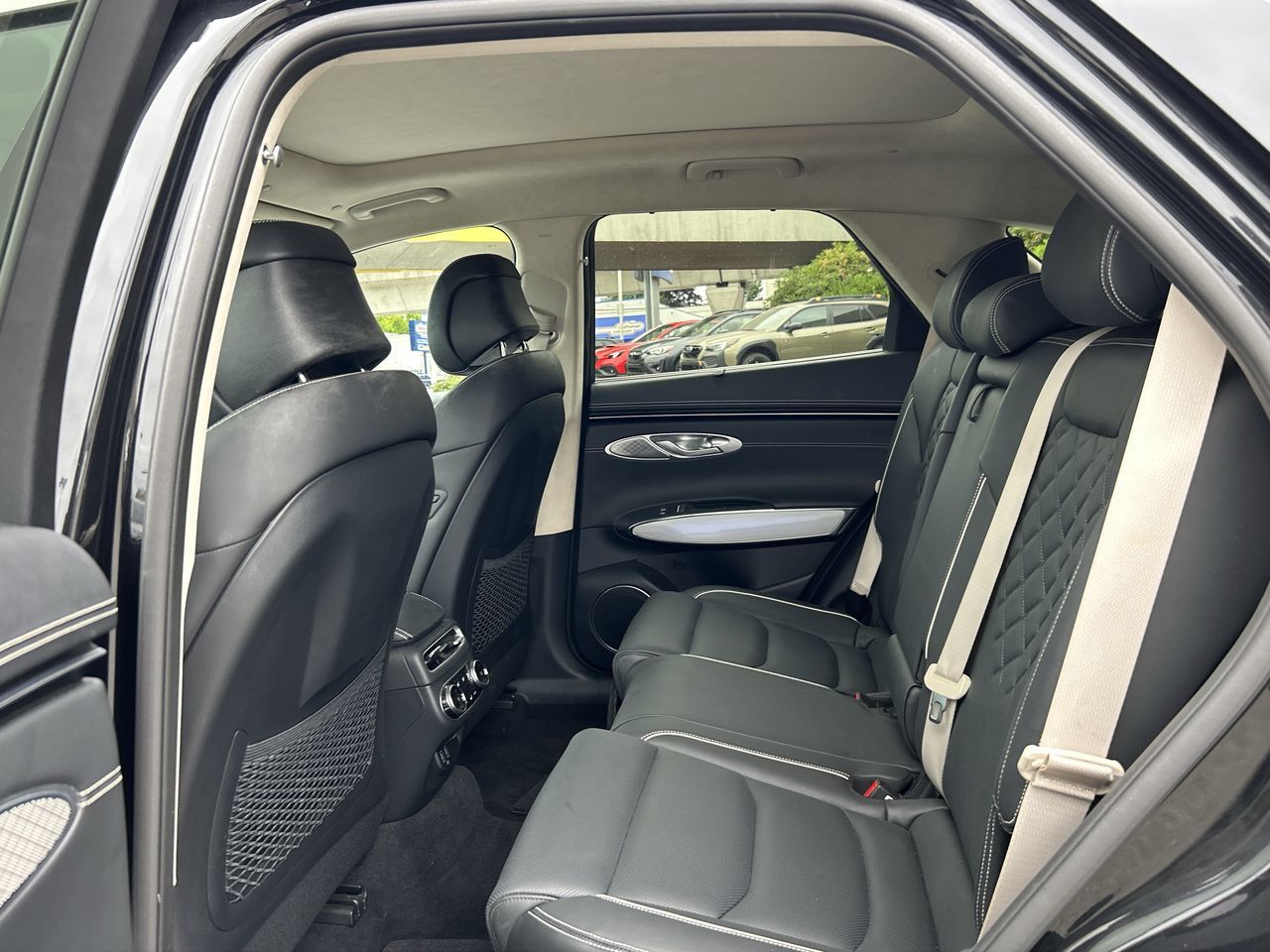 2023 GENESIS GV70