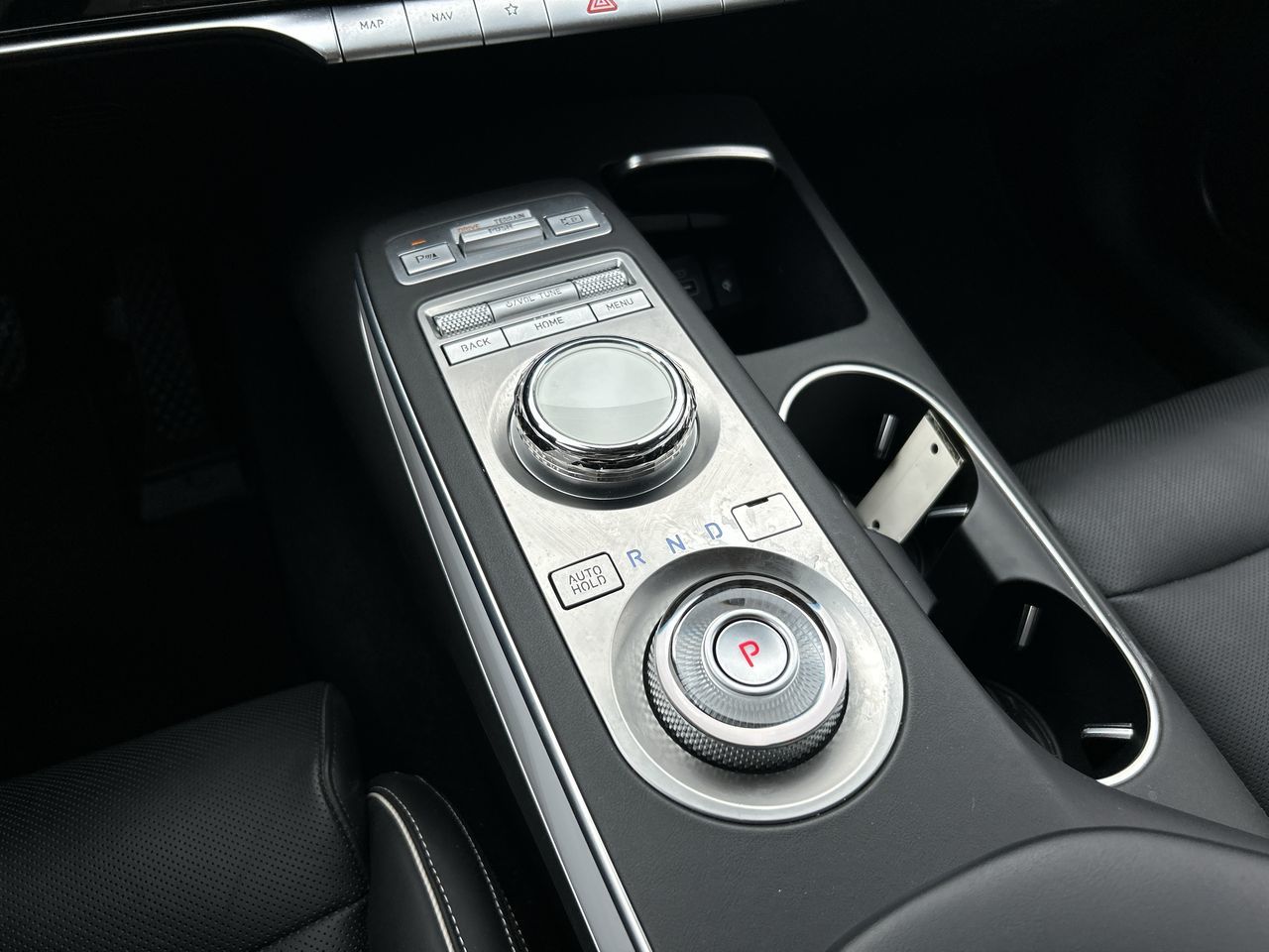 2023 GENESIS GV70