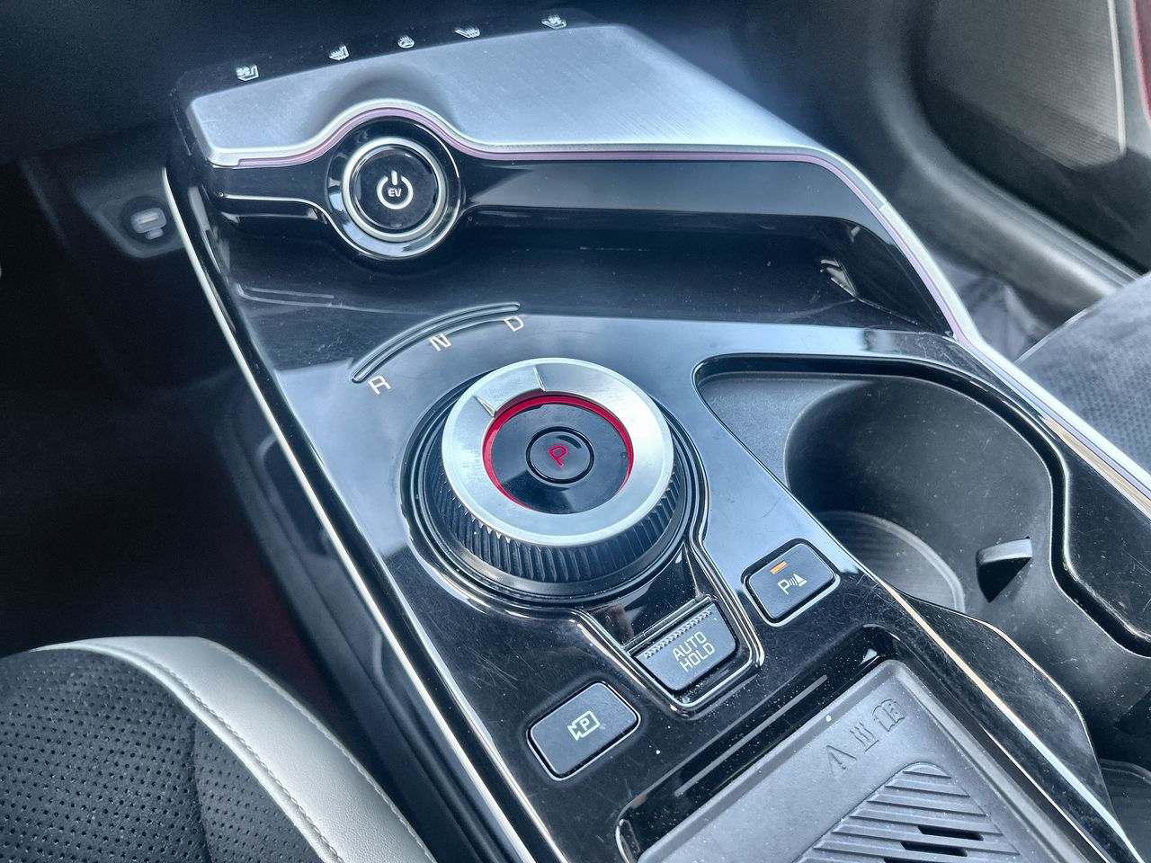 2023  Ev6