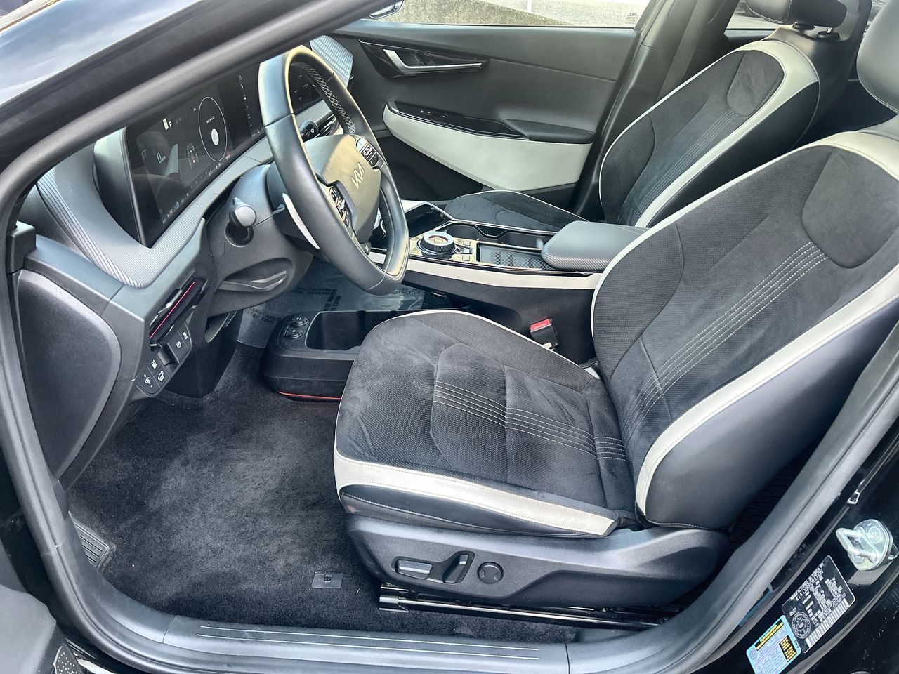 2023  Ev6
