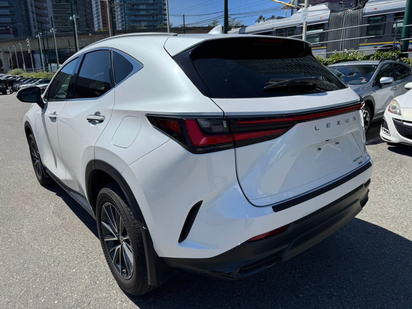 2022 Lexus NXh
