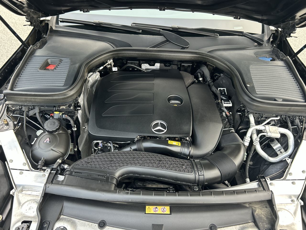 2022 Mercedes-Benz GLC300 in Vancouver, British Columbia