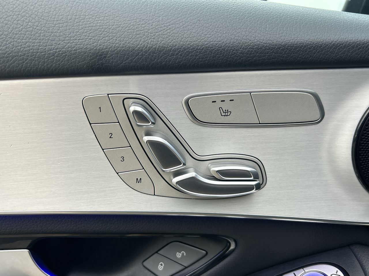 2022 Mercedes-Benz GLC300