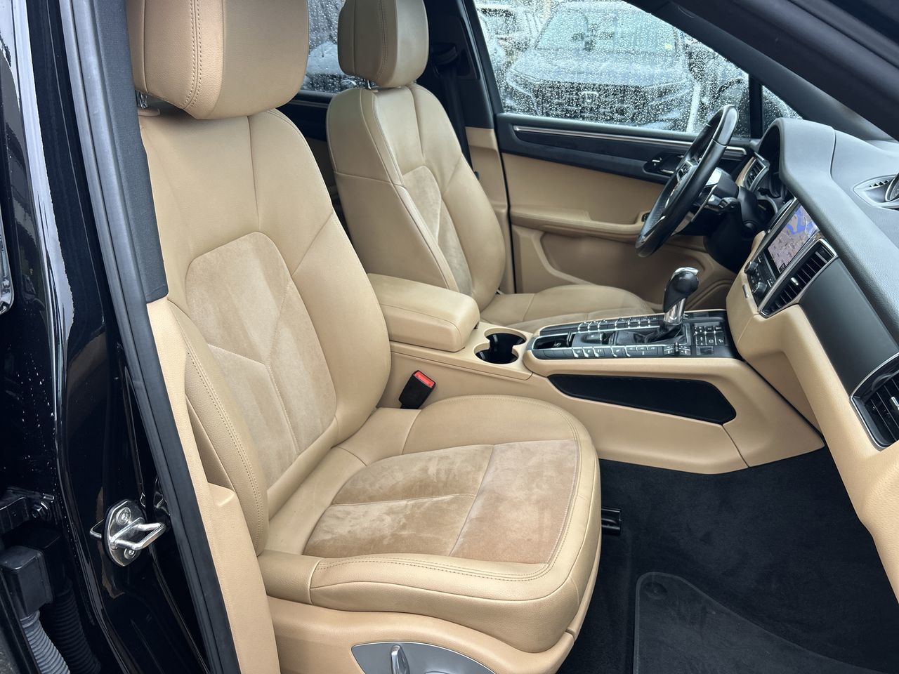 Porsche Macan  2017 à Vancouver, Colombie-Britannique