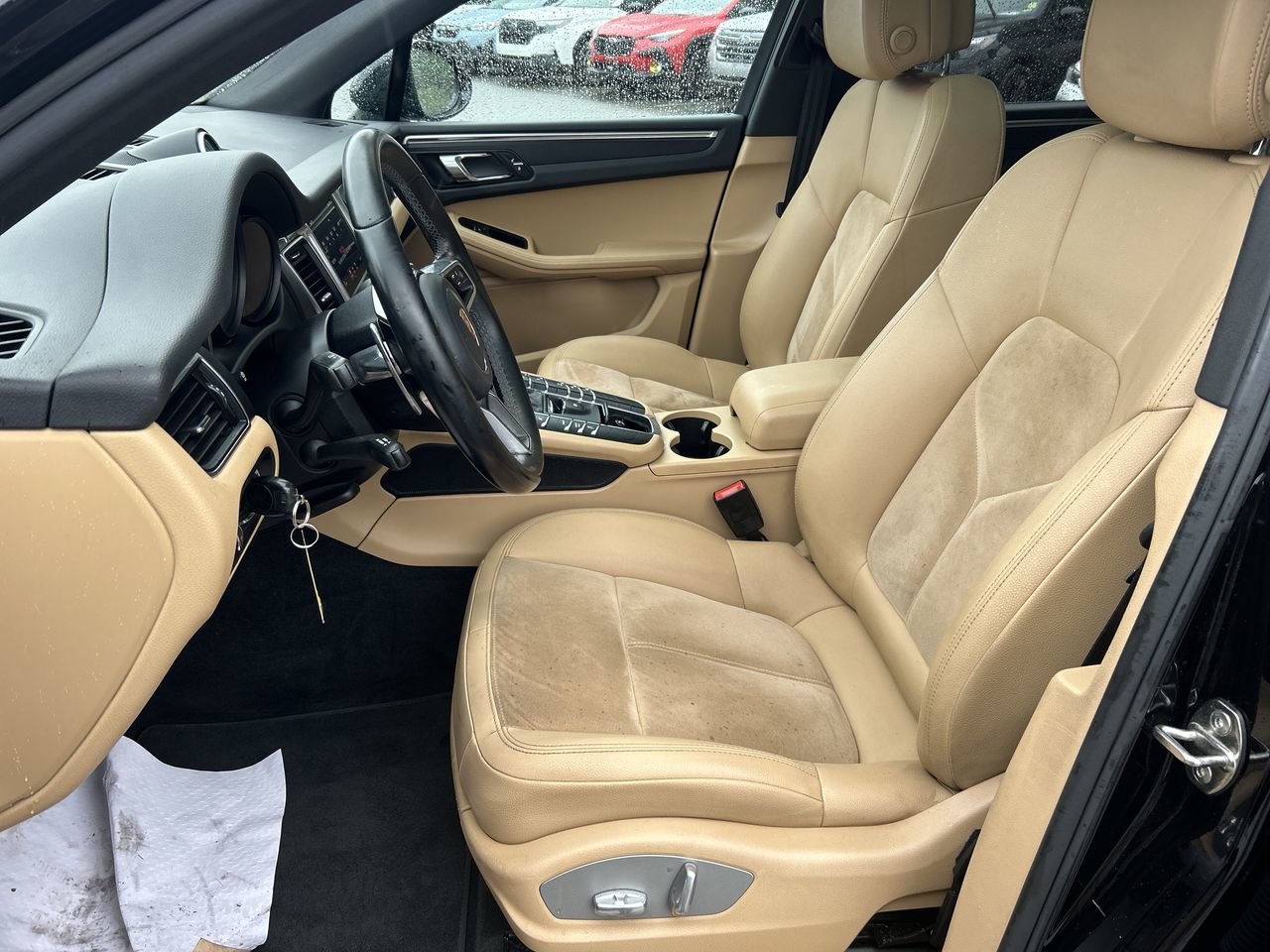 Porsche Macan  2017 à Vancouver, Colombie-Britannique