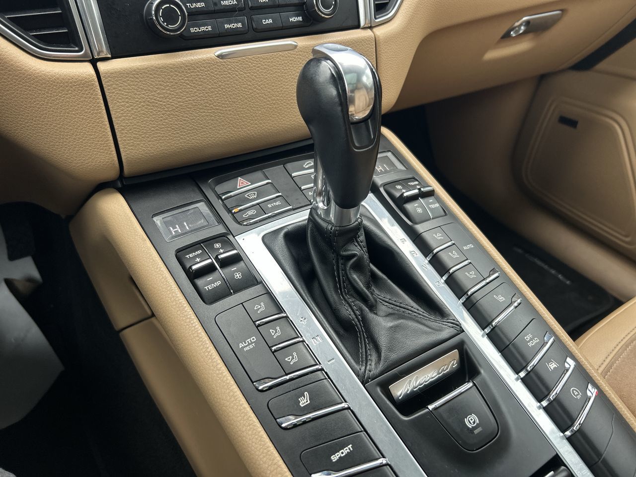 Porsche Macan  2017 à Vancouver, Colombie-Britannique