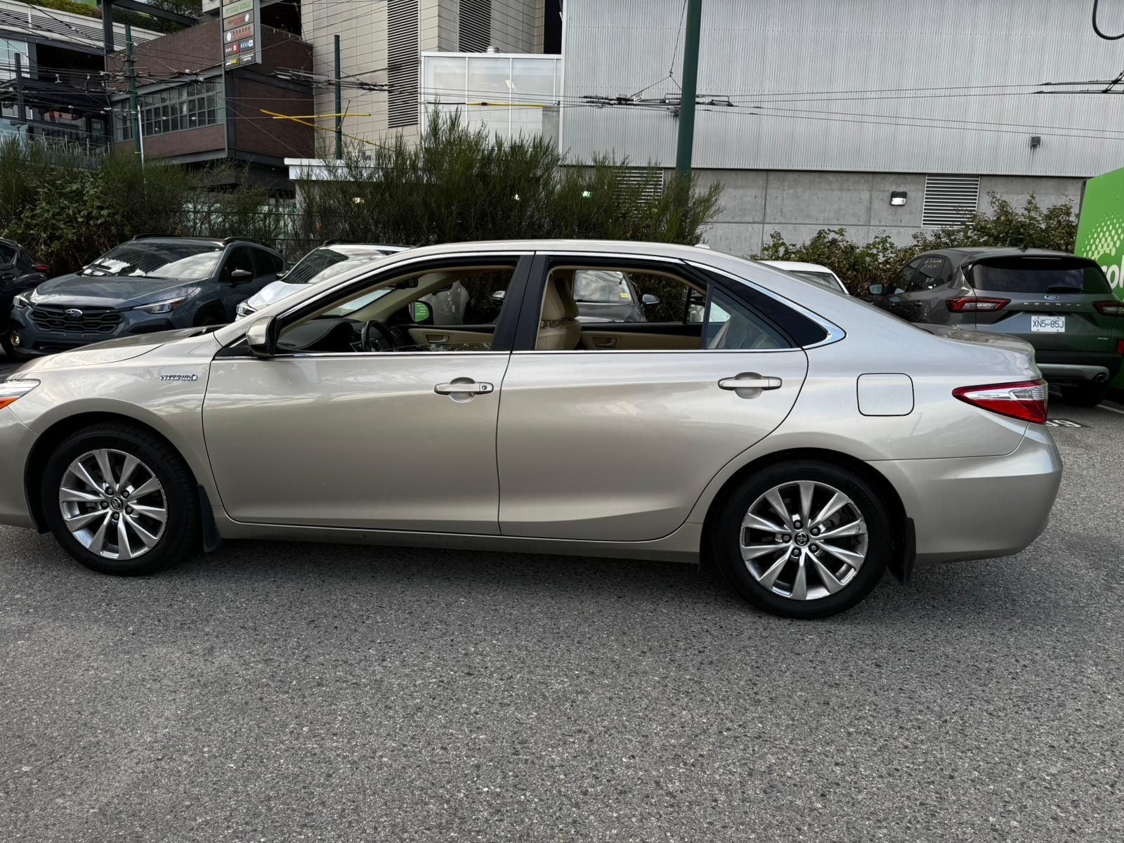 2016 Toyota Camry Hybrid