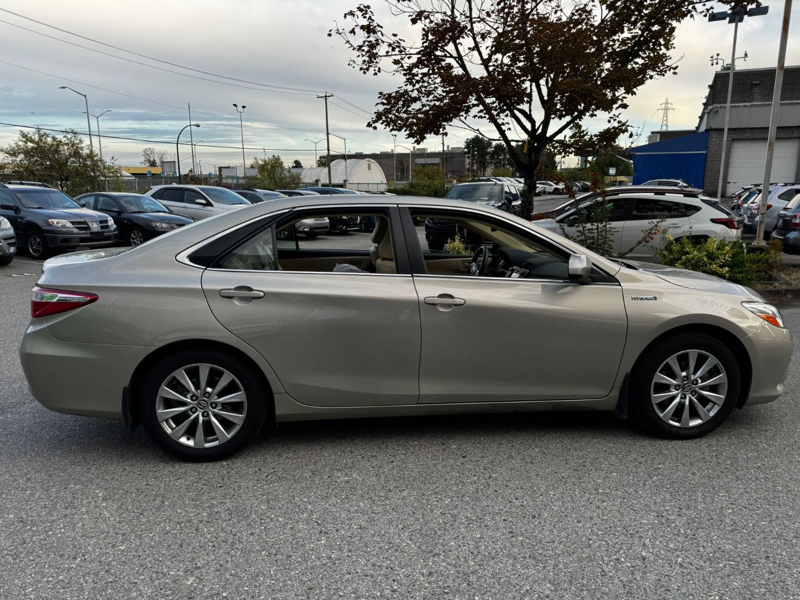 2016 Toyota Camry Hybrid