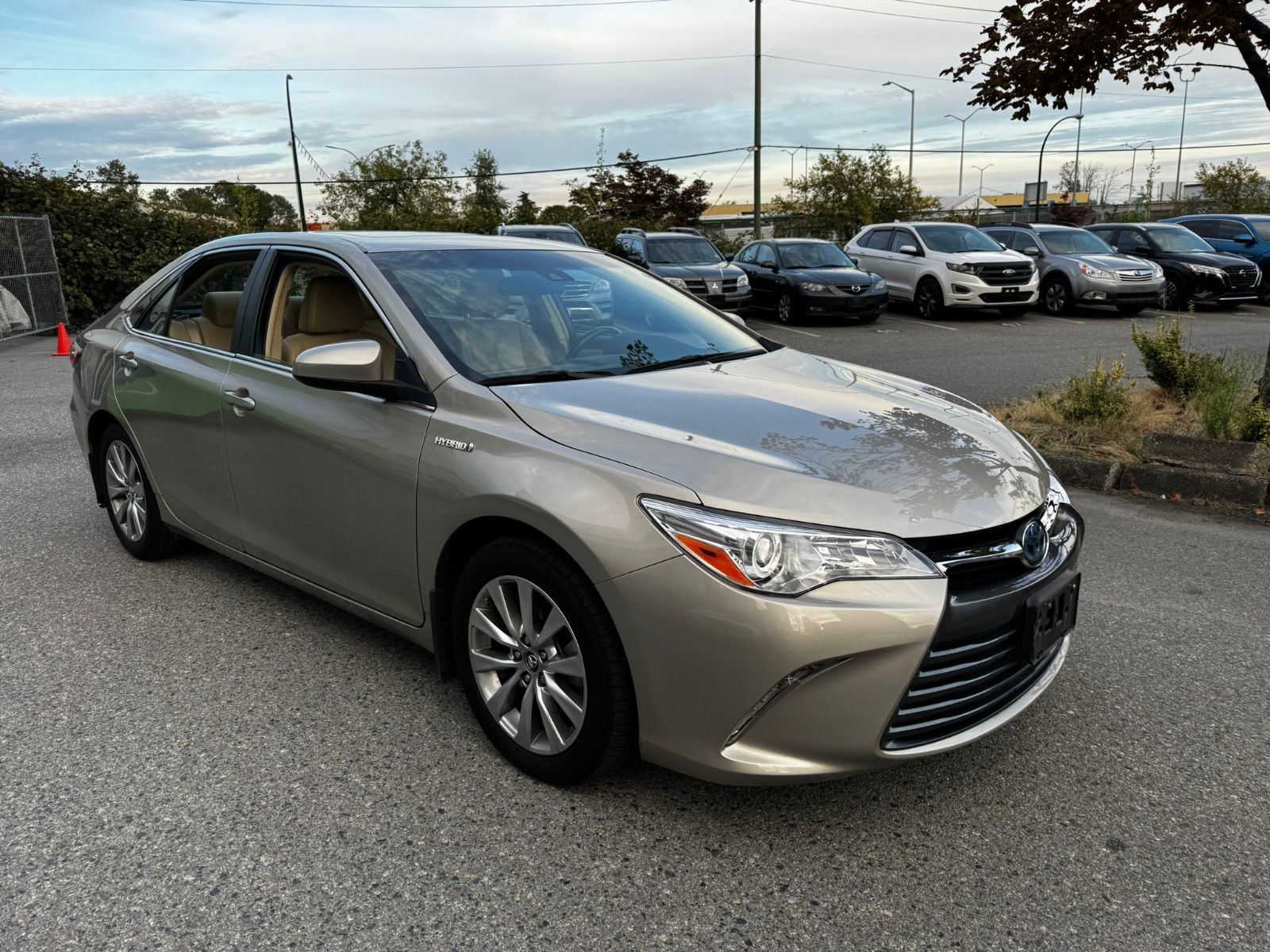 2016 Toyota Camry Hybrid