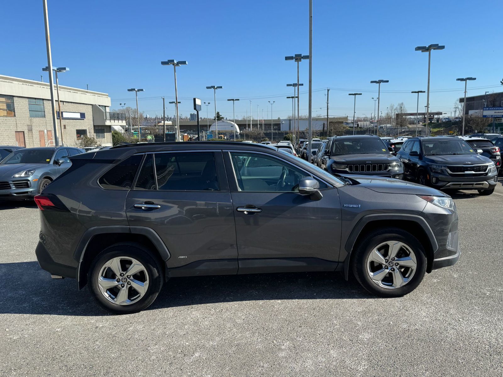 Toyota RAV4 Hybrid  2021 à Vancouver, Colombie-Britannique