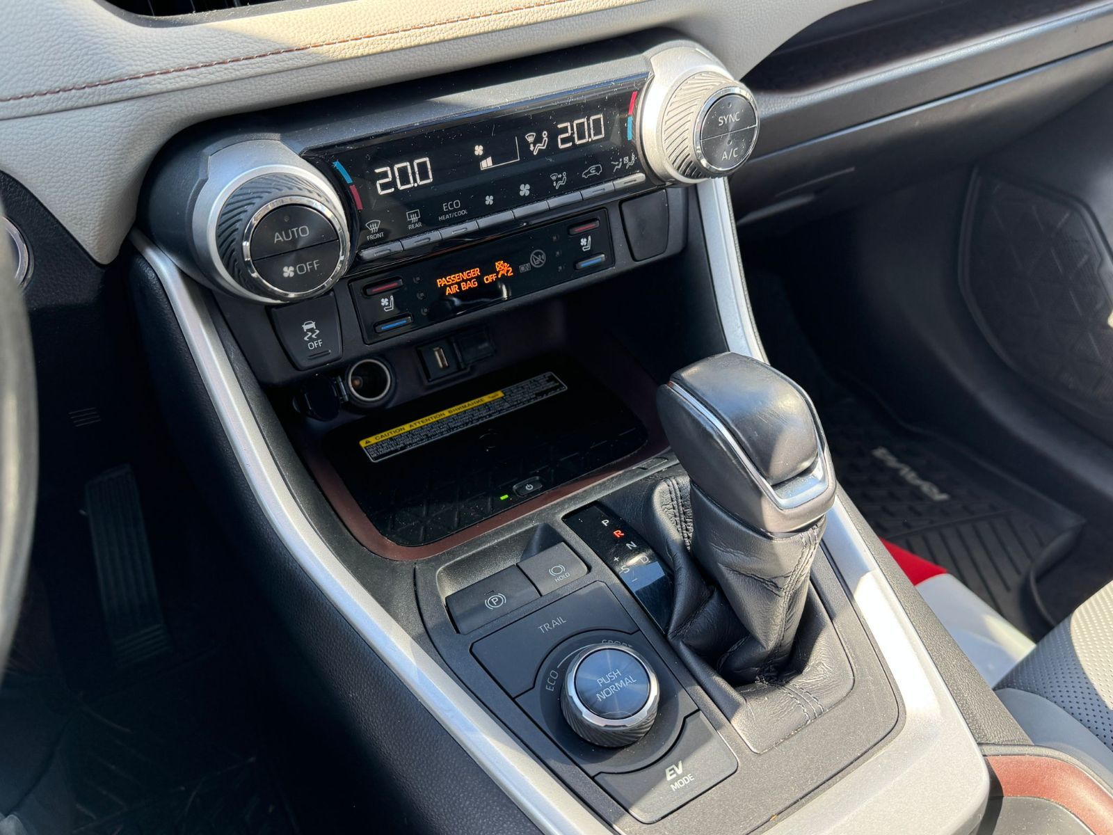 Toyota RAV4 Hybrid  2021 à Vancouver, Colombie-Britannique