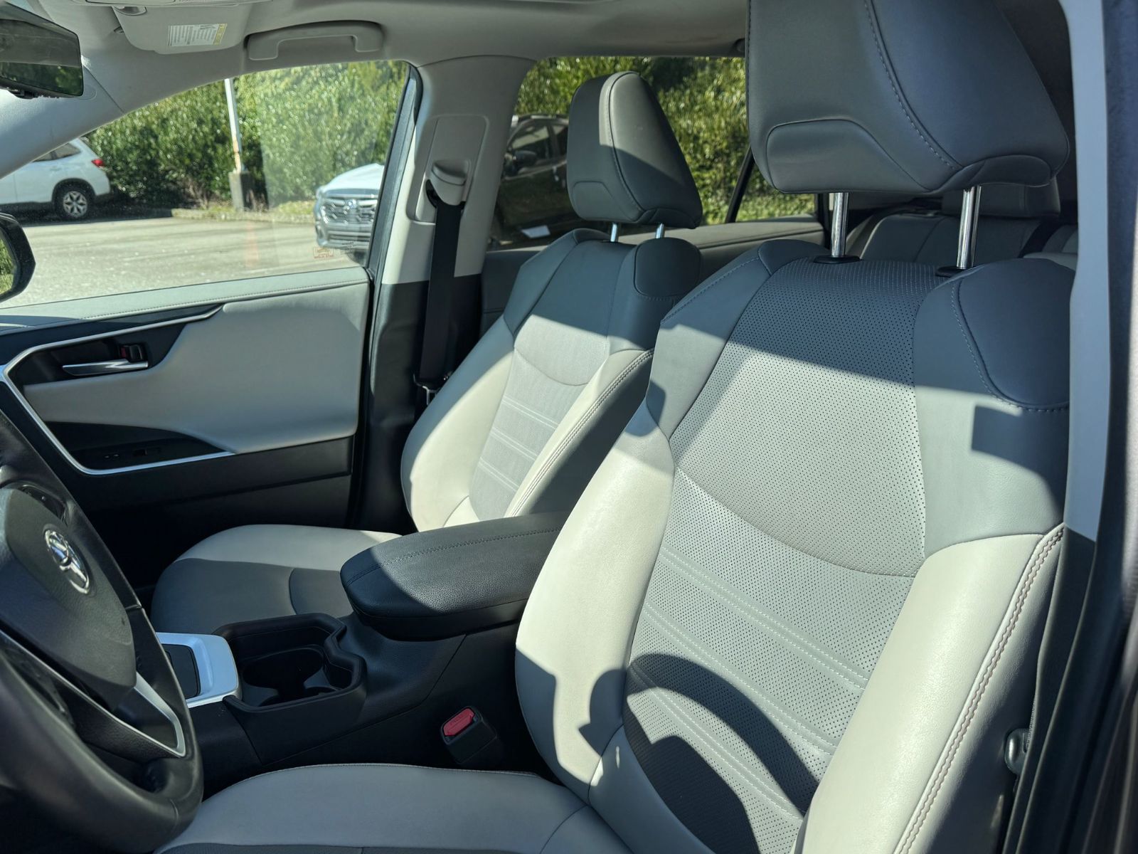 Toyota RAV4 Hybrid  2021 à Vancouver, Colombie-Britannique