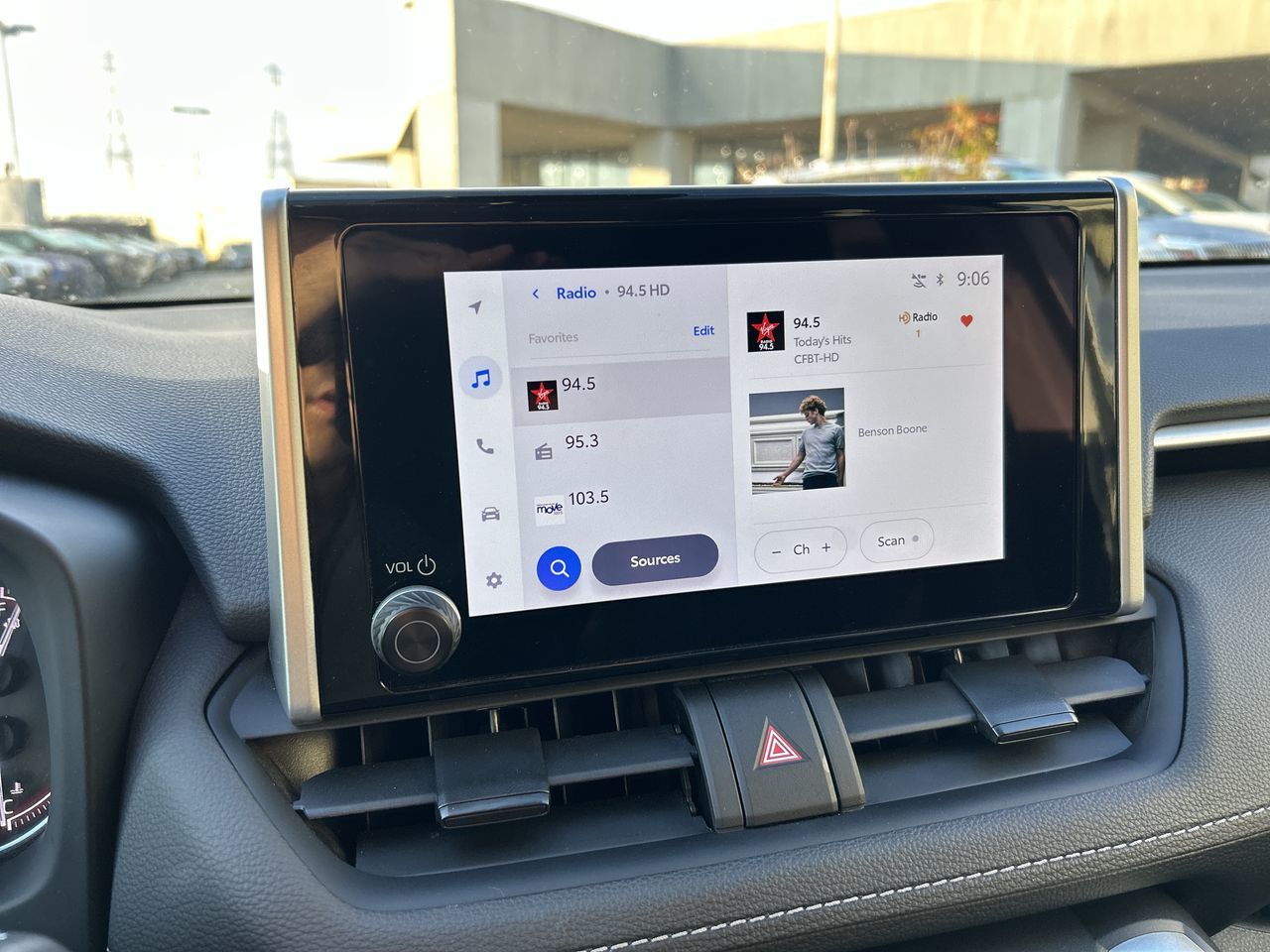 Toyota RAV4  2024 à Vancouver, Colombie-Britannique