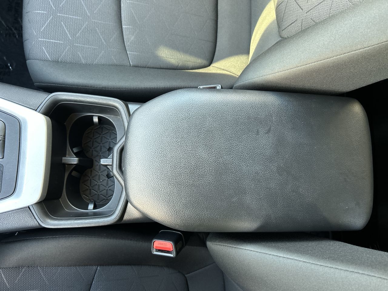 Toyota RAV4  2024 à Vancouver, Colombie-Britannique