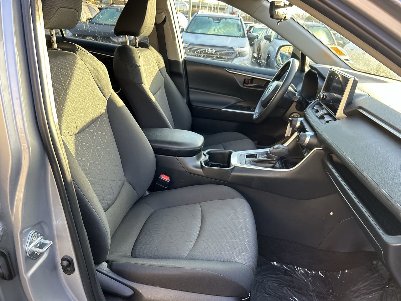 Toyota RAV4  2024 à Vancouver, Colombie-Britannique