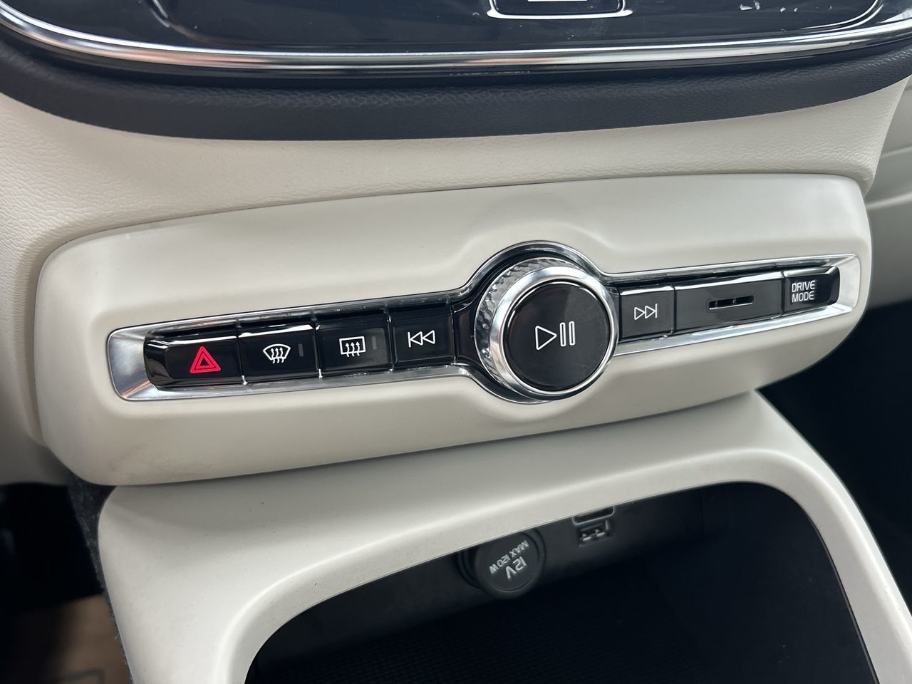 2021 Volvo XC40 in Vancouver, British Columbia