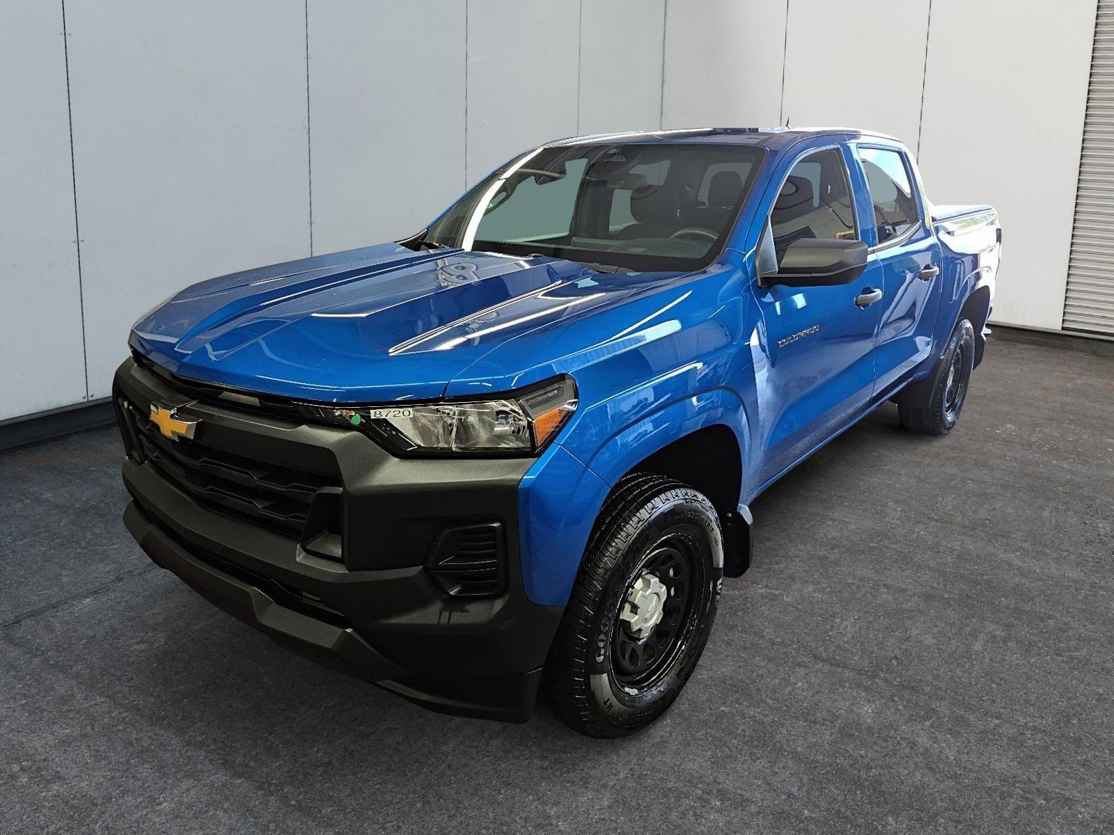 Photo 2023 Chevrolet Colorado WT 4WD CrewCab #1