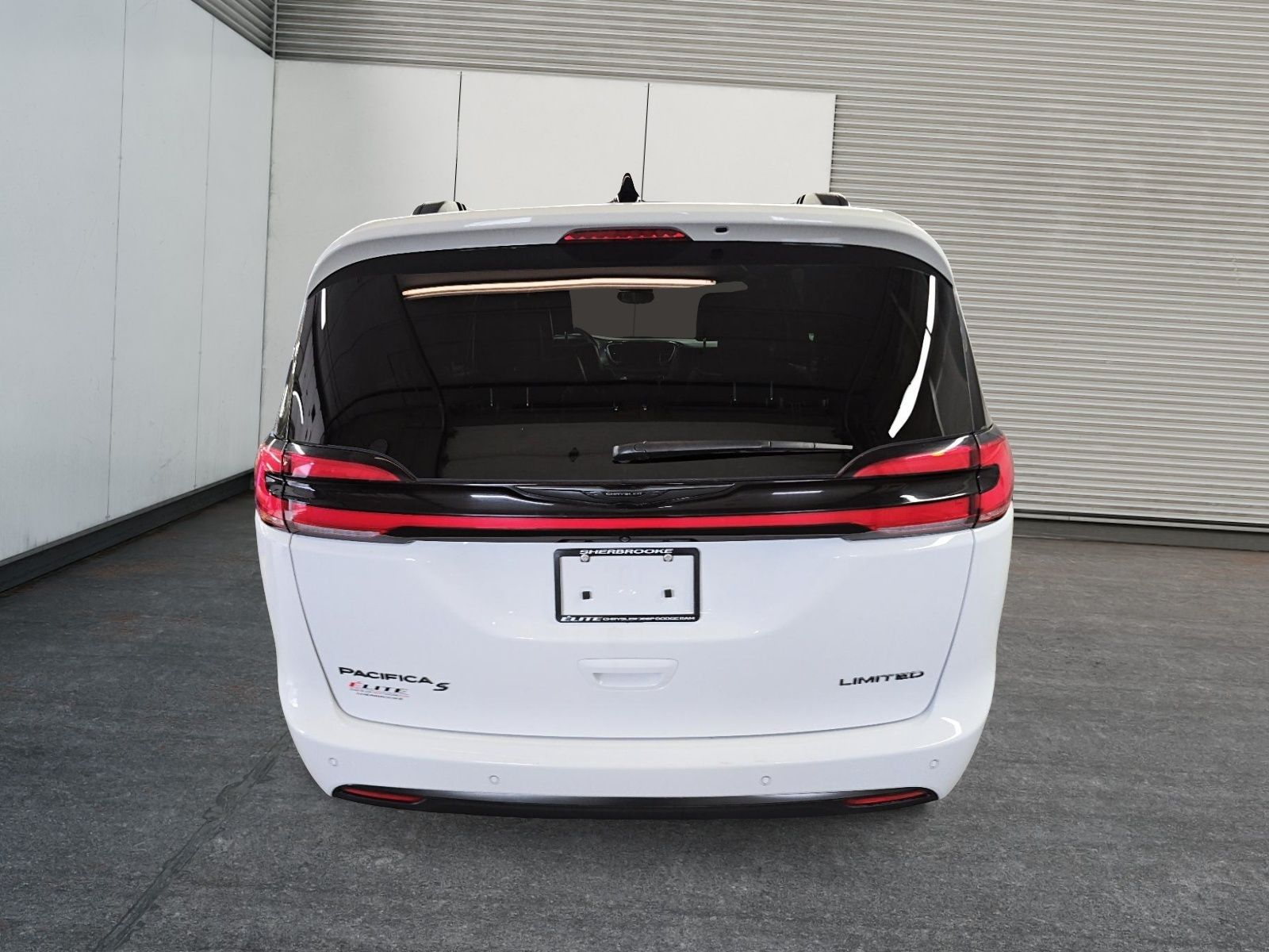 Photo Chrysler Pacifica LIMITED // 3.6L // 9 VITESSES 2025 #3