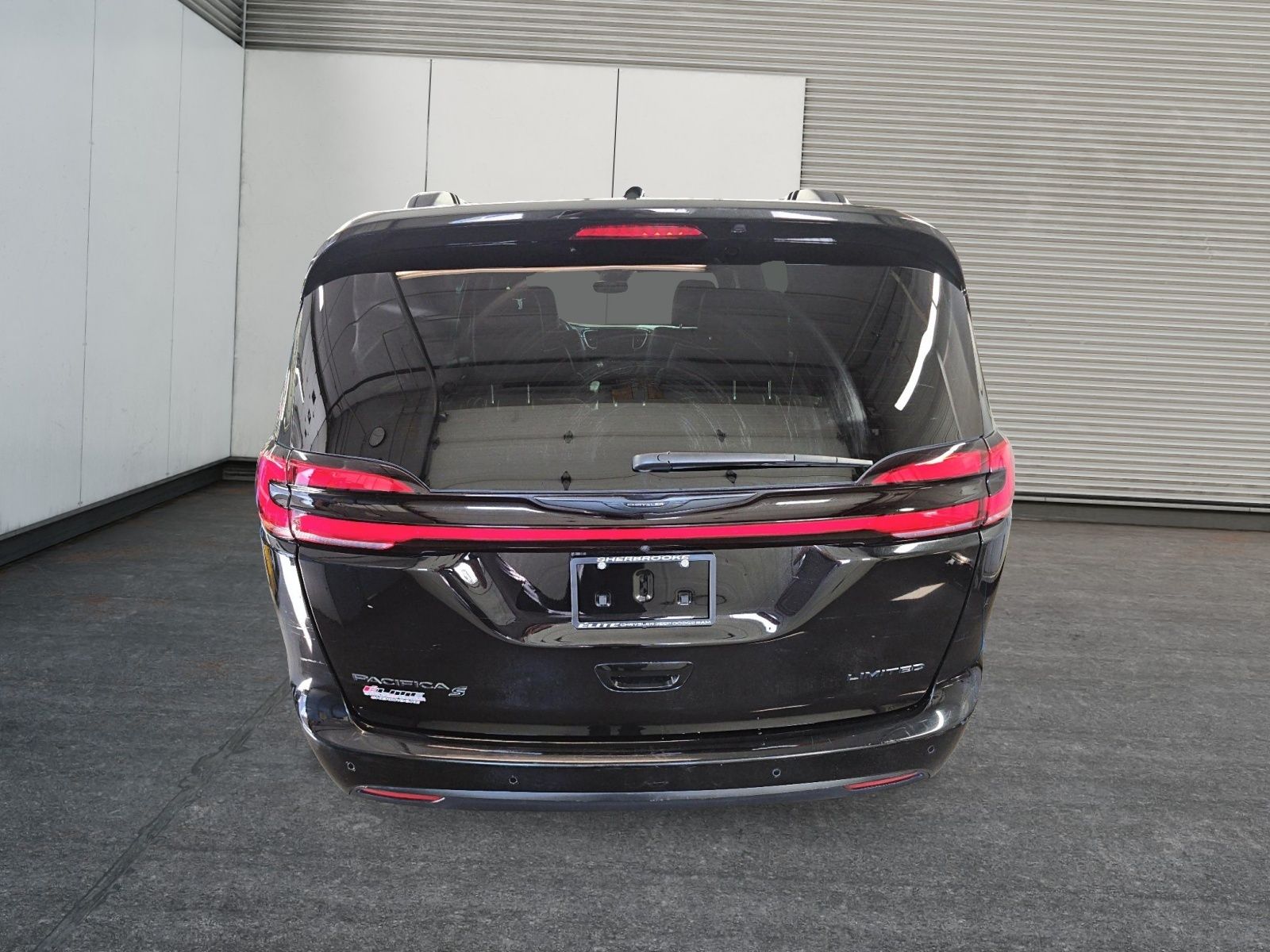 Photo 2025 Chrysler Pacifica Limited #3