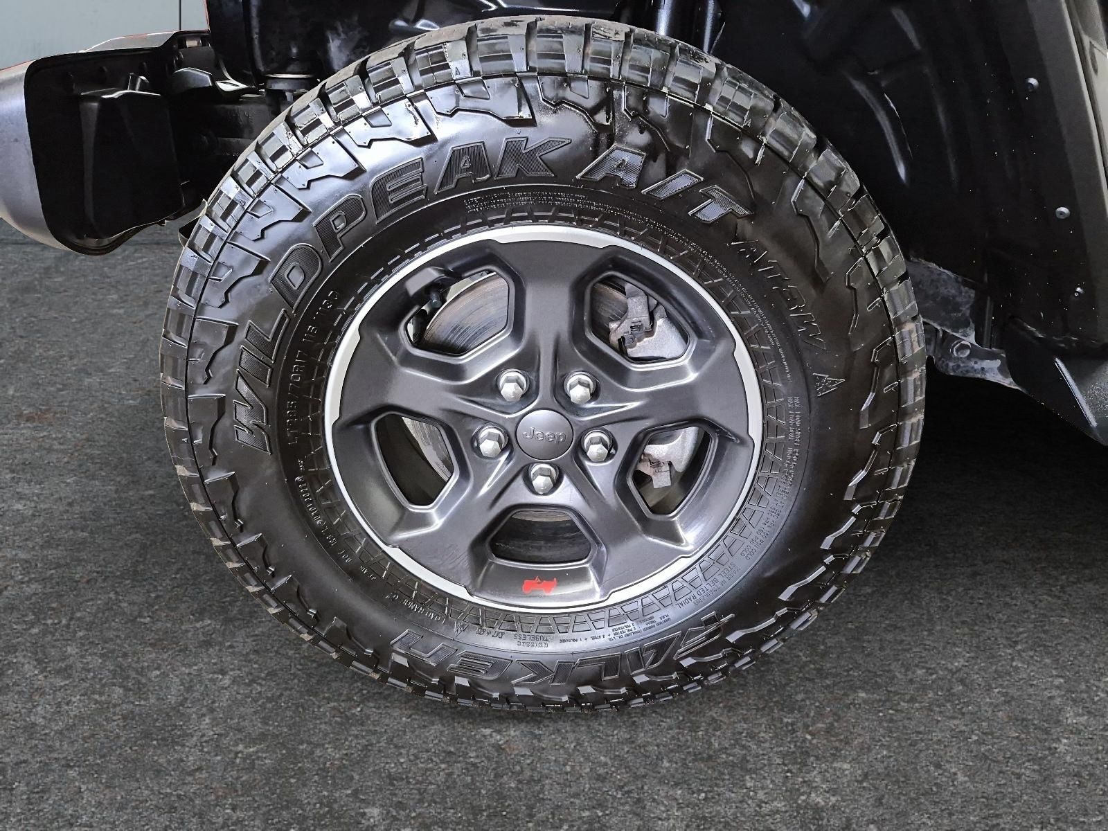 Photo Jeep Gladiator RUBICON 4X4 // SIÈGES ET VOLANT CHAUFFANTS 2023 #6