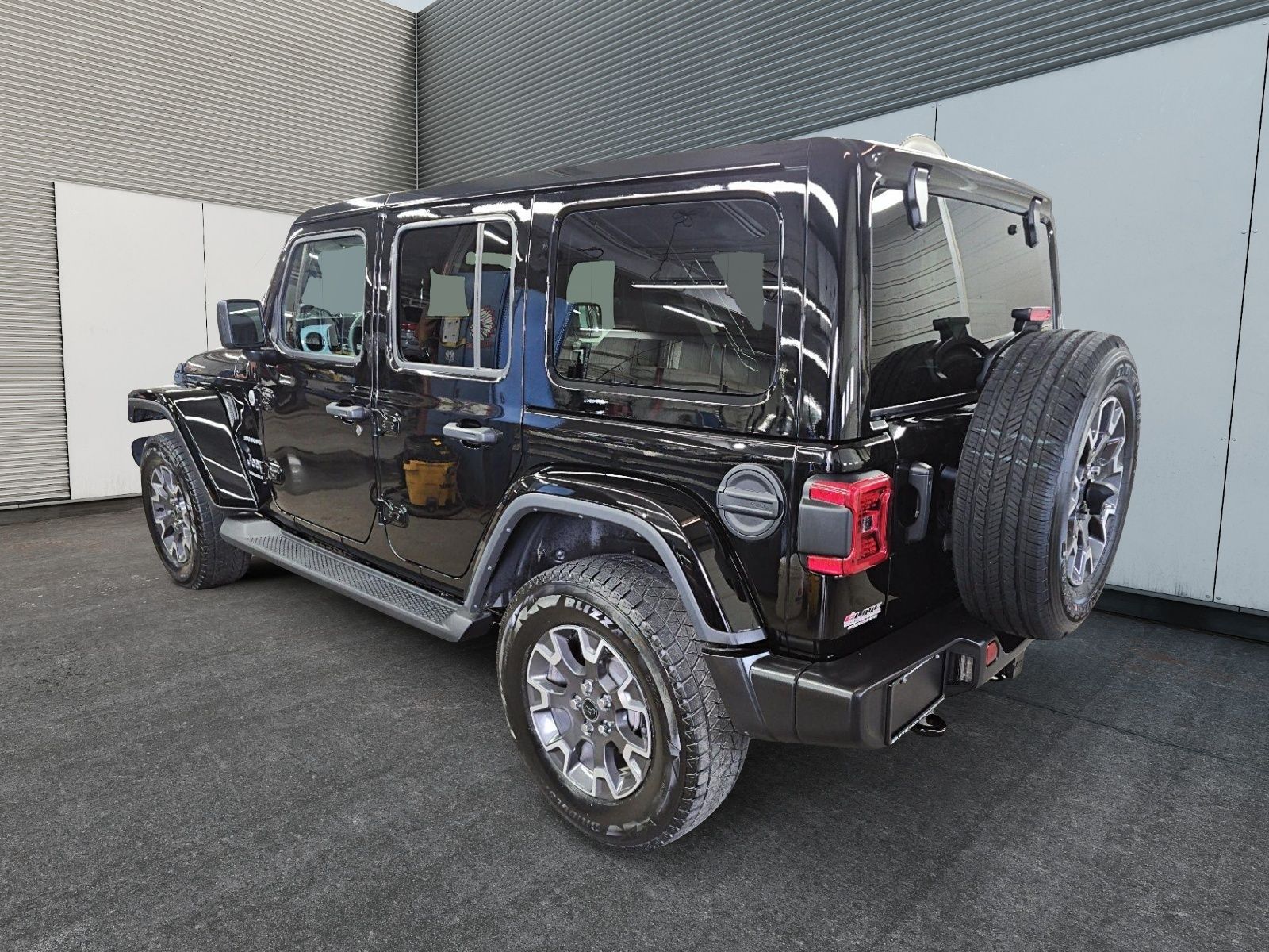 Photo 2024 Jeep Wrangler Sahara #4