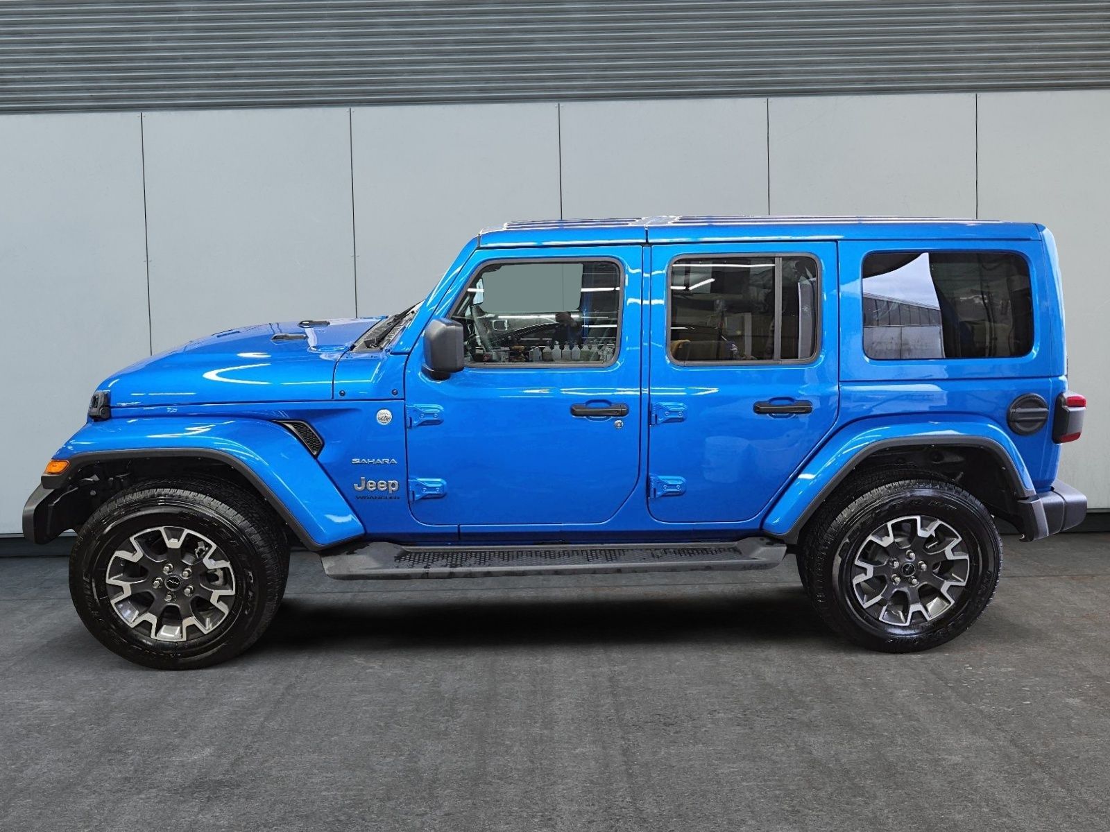 Photo 2024 Jeep Wrangler Sahara #5