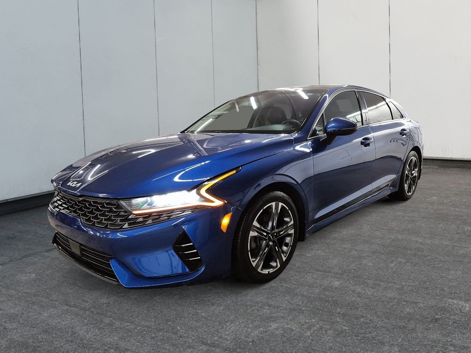 2022 Kia K5 EX // SEDAN // GT-LINE
