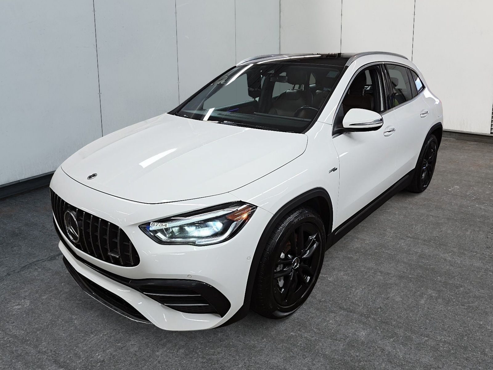 Photo Mercedes-Benz GLA AMG GLA 35 2022 #1