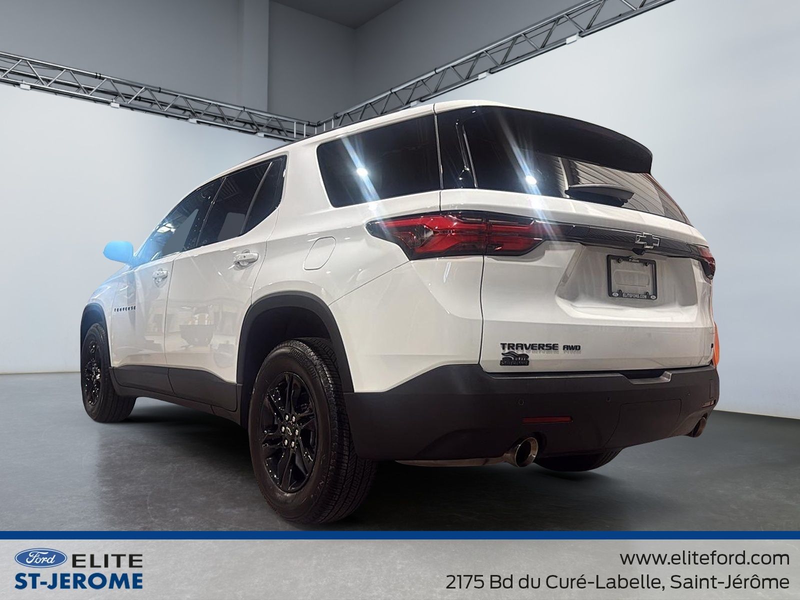 Photo 2022 Chevrolet Traverse LT, AWD, Midnight Sport Edition, 7 Places #7