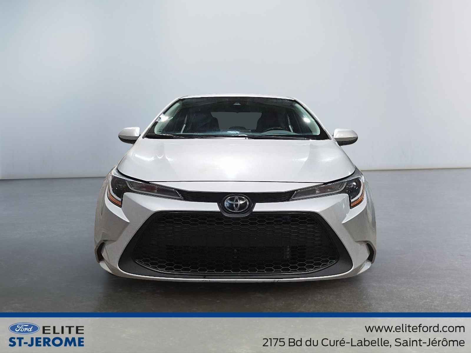 Photo 2020 Toyota Corolla LE #3