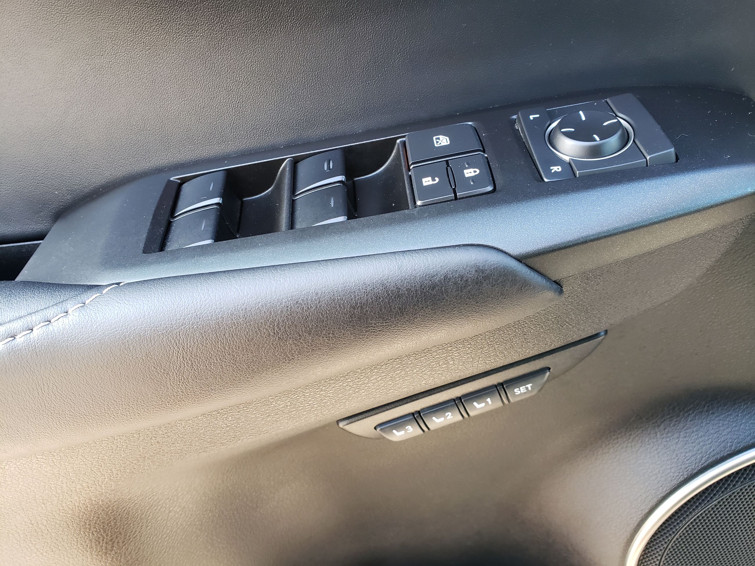 7256852 09668 2017 lexus nx 200t base 200t f sport 006