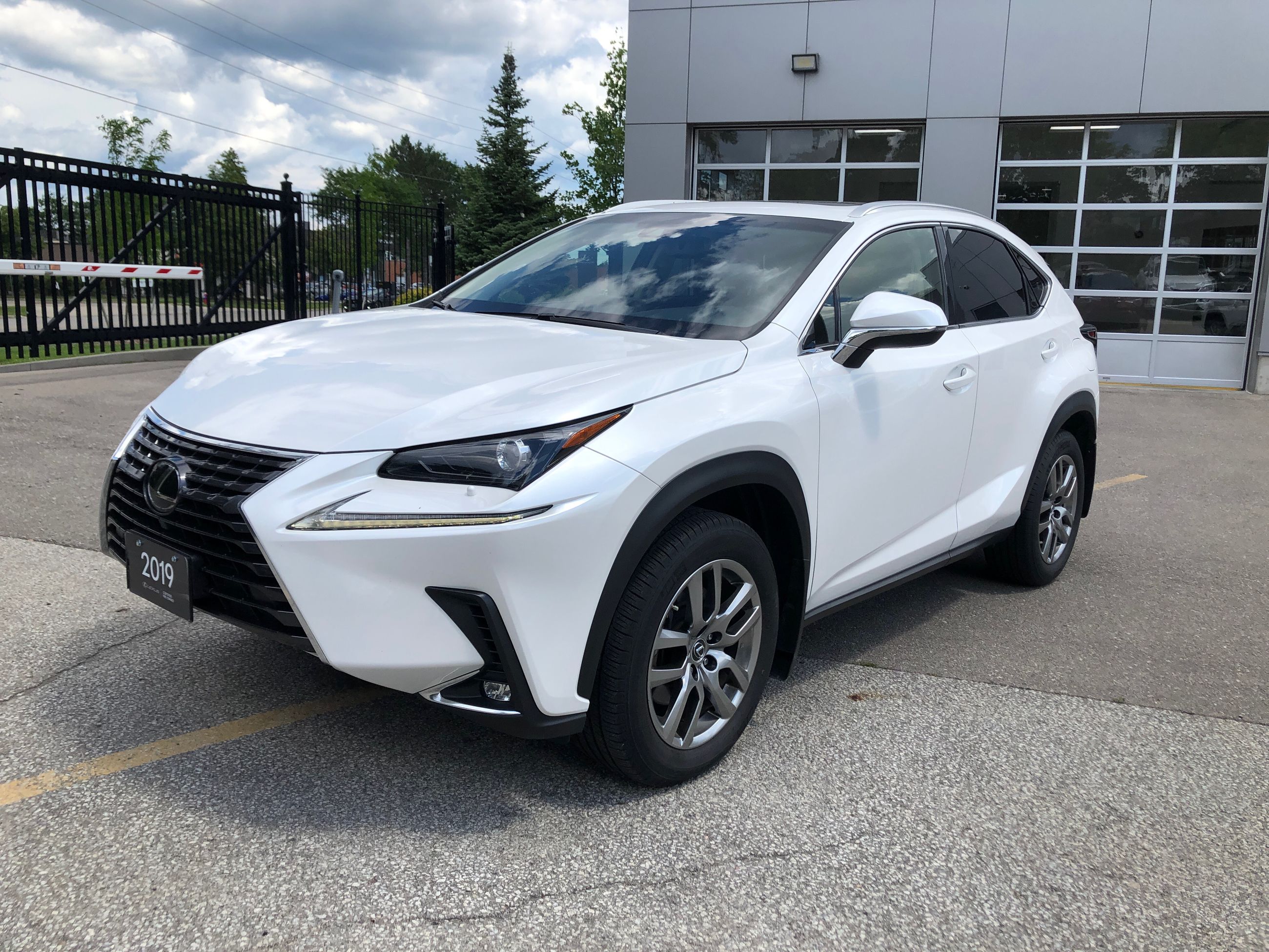 凌志19 Lexus Nx 年份19 车系nx 价格 多伦多二手车平台 加拿大多伦多最大中文汽车网 大纪元汽车网