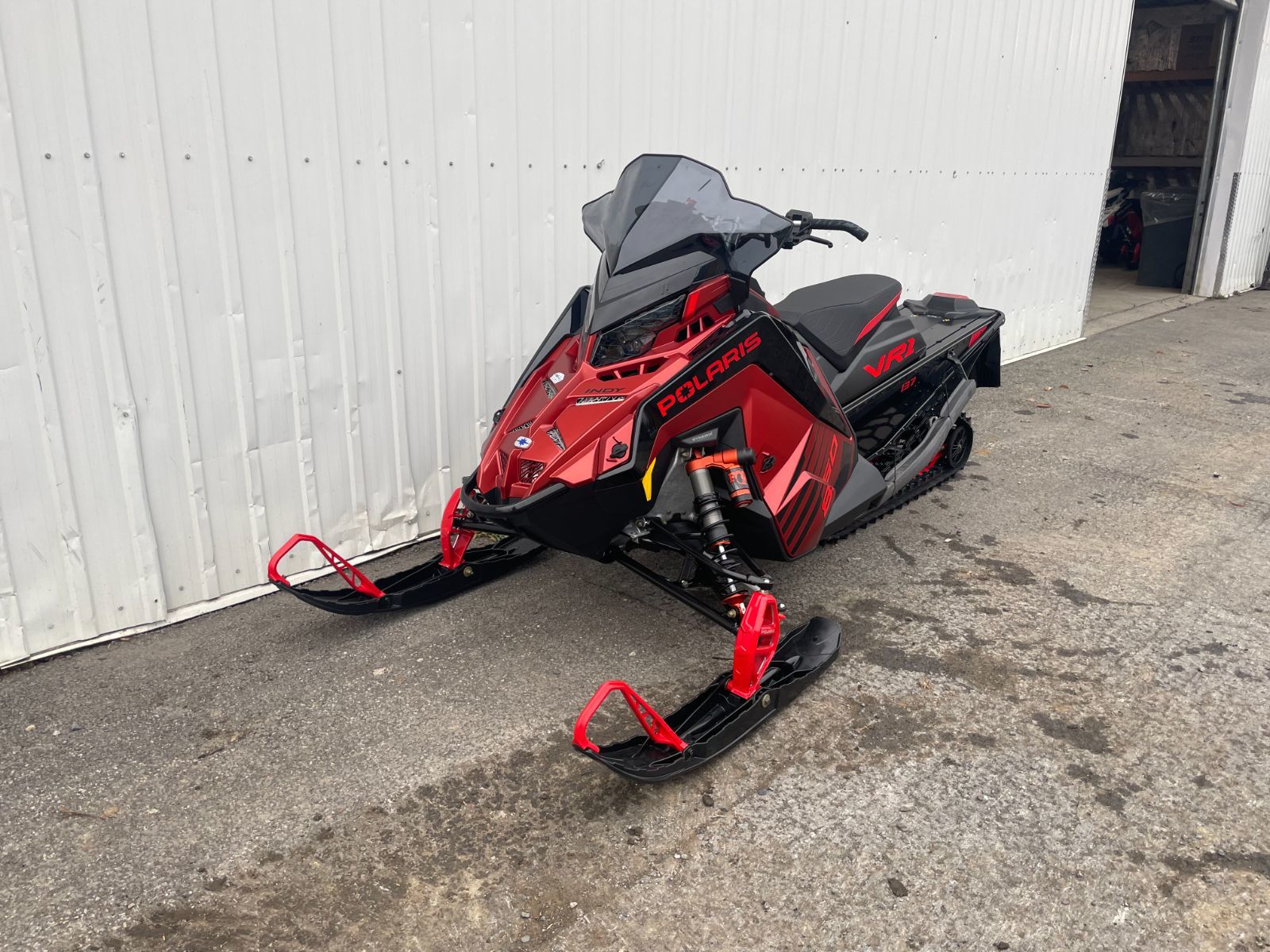 Polaris 850 INDY VR1 Dynamix 137 2025