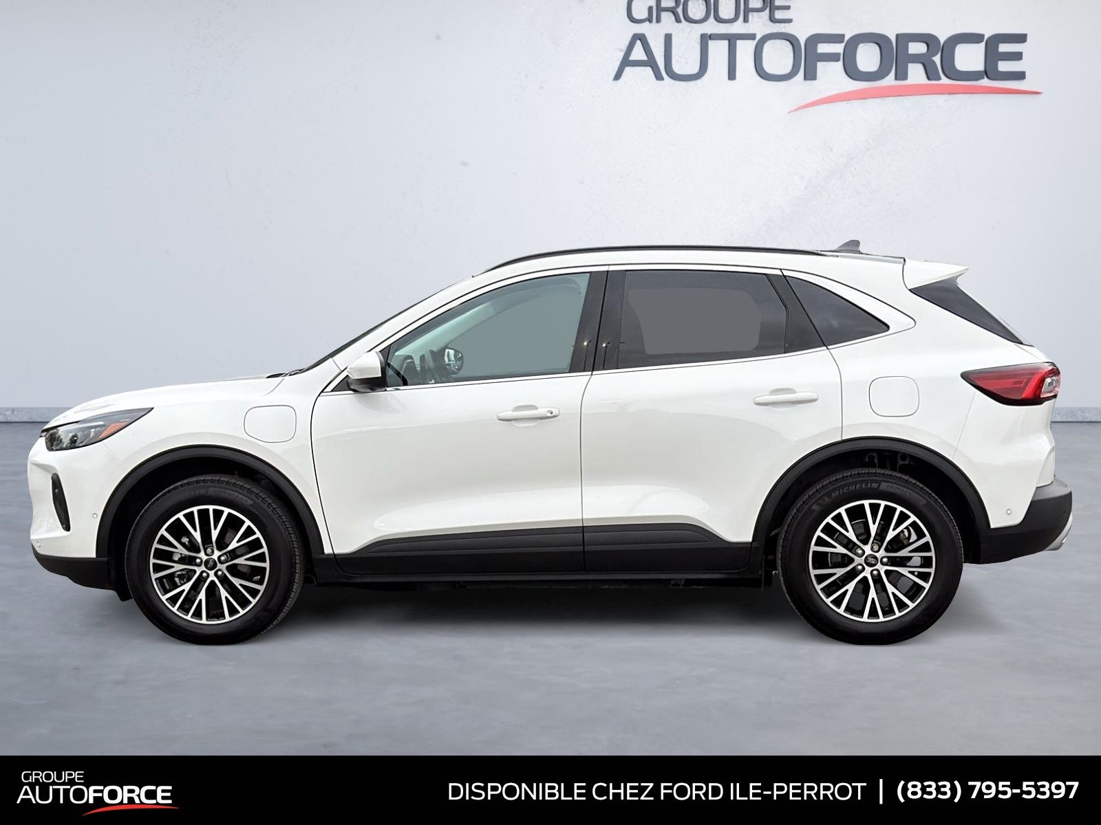 Photo 2024 Ford Escape PHEV #5